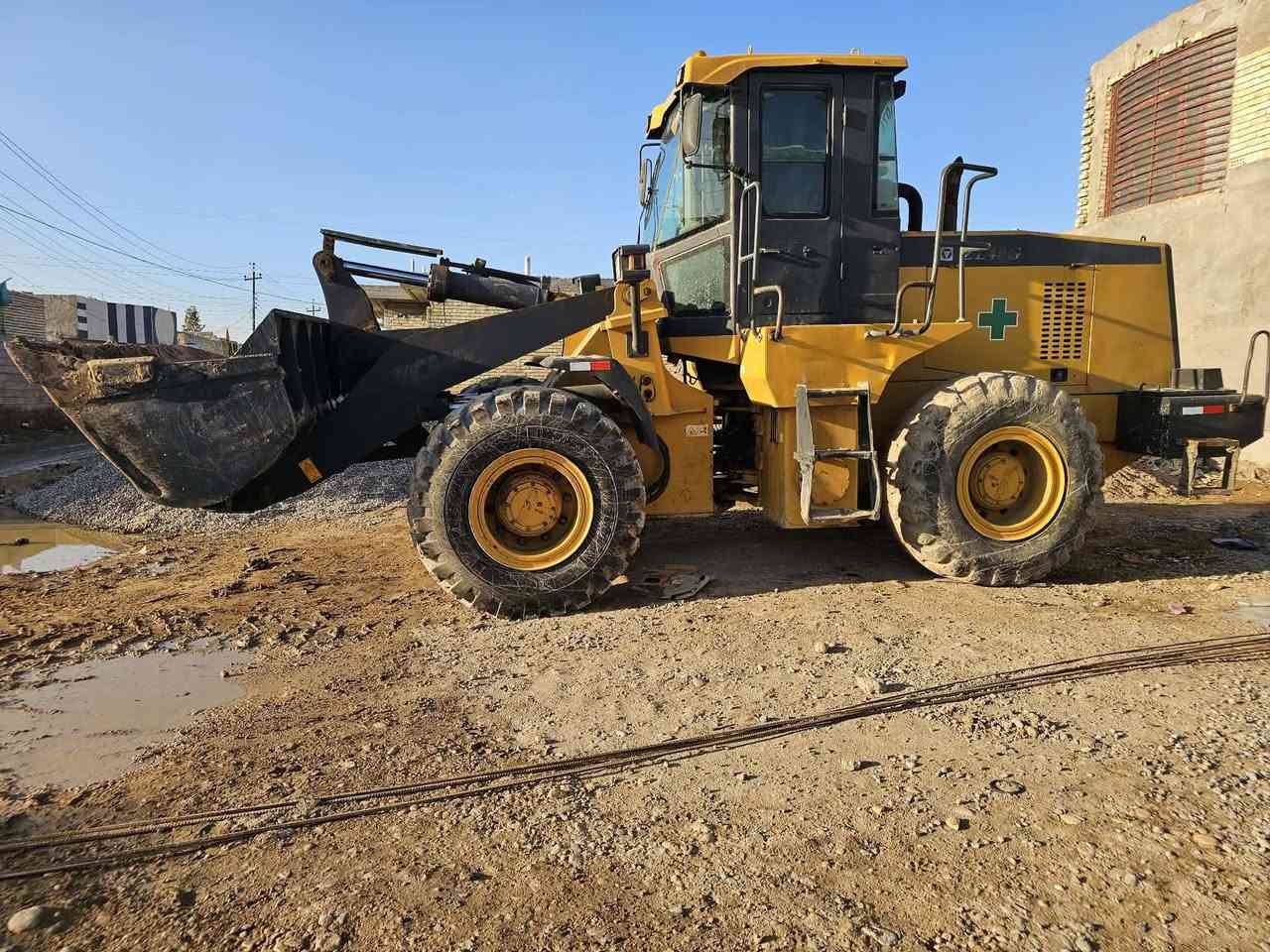 السلام عليكم شفل للبيع ZLحجم 40موديل ٢٠١٣ رقم بغداد مشروع وطني سنويه لل ٢٨تحويل مباشر تخم تاير محرك لاصرف ولابخار كير جديد بريك جديد مكينه جاهزه من كل النواحي كبل للشغل السعر (310)وبيه مجال مكان بغداد للستفسار (***********)
