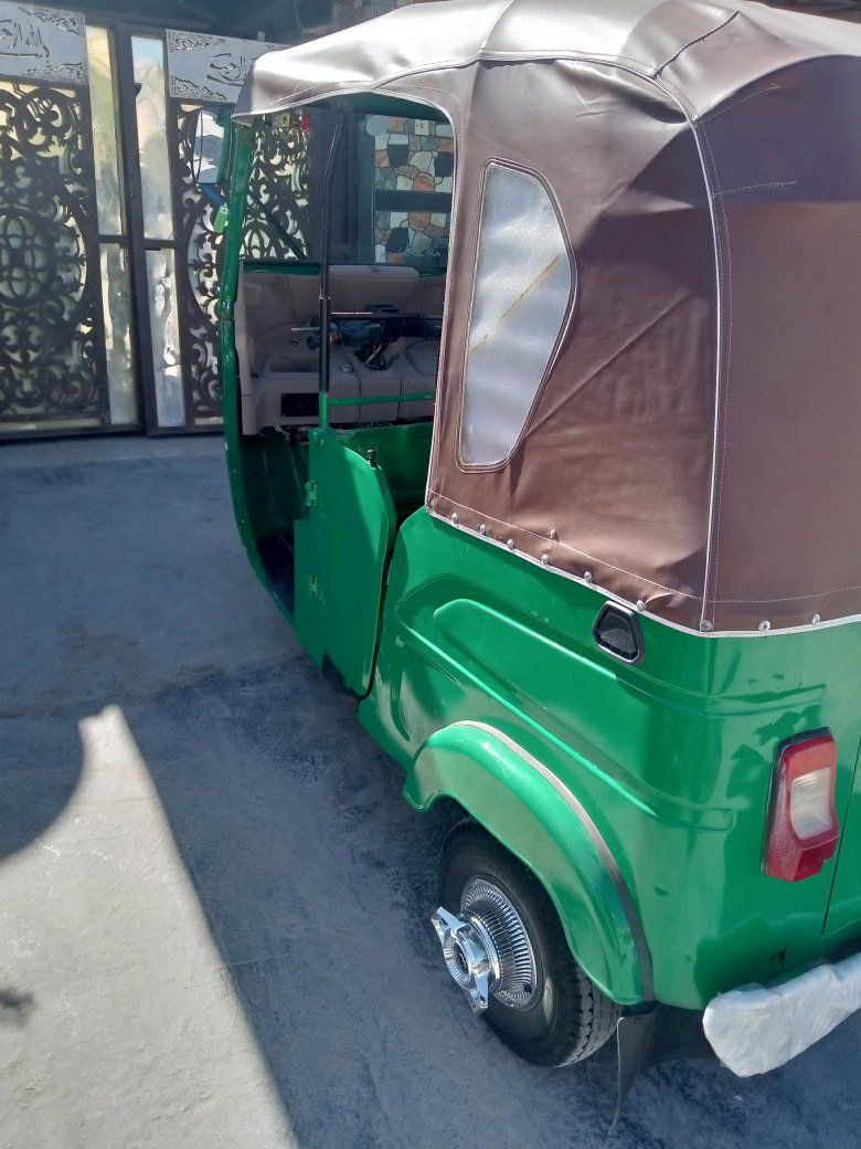 موديل21شهر10بيها ضربه بصفحه اليمنه ومعمره وبيها رشات صبغ بلغد اليسره مكينه مجفته بوش وبستم درجه اولى صوتها مينسمع رقم وسنويه بغداد سعرها7250وبيها مجال مكاني بغداد ابو اغريب بلحصوه 
***********واتساب
***********اتصال
