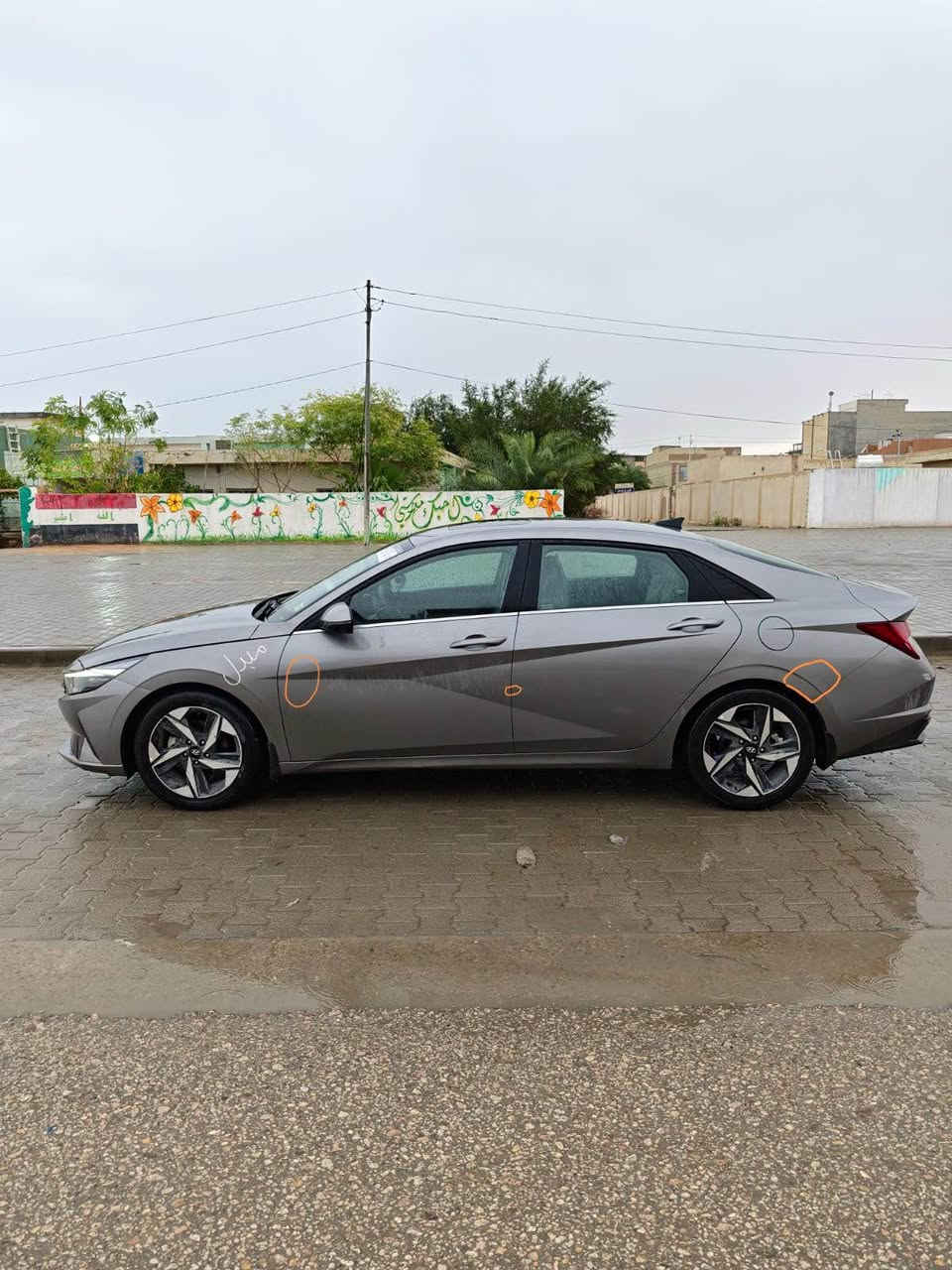 بسم الله 
النترا 2023 هايبرد لمتد لون اسمنتي فاتح رقم نجف باسمي  
فتحة سقف 
كشنات جلد خزن ميموري+ تدفئة و تبريد + ستيرن 
شاشة 10 انش كار بلاي و اندرويد اوتو 
سستم صوت من BOSE ثمن سماعات 
گير DCT دبل كلچ گير رياضي من ارقى الگيورة 
مكينة 1600 هايبرد صرفية ماكو 
تلث مودات للقيادة نورمال و سبورت و ايكو 
السيارة بيها خمس قطع فقط قطعتين تبديل و الباقي طخات مبينات بالصور الله شاهد السيارة اني طببتها باسمي يعني سيارة جناي اخذتها طخات و السيارة بيها ايرباگ الستيرن فقط ما مصلح فقط الكفر تريد اصلحا الك سستم تريد نگص سعره وبيها تكحيلات و اقل چف الايد صبغ بالجاملغ مال الصدر هم تريد اصبغهن الك تريد ينگص حسابهن الممشى 75 الف ميل ممشاها بالعراق فقط 20 الف كيلو الباقي كلة ممشى امريكا يعني بشوارعهم المحترمه و الزيت و البانزين المحترم 
رقم الشاصي KMHLN4AJ4PU062254
السعر المطلوب 155 و   قابل للتفاوض   
*********** 
مكان السيارة نجف
*********** النجف, العراق
