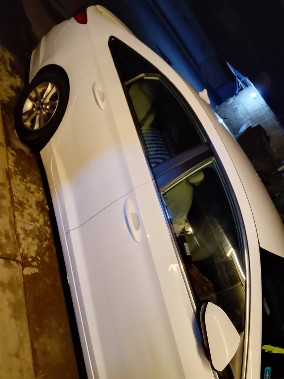 سلام عليكم للبيع سوناتا موديل 15 رقم بابل بيه 3 قطع صبغ شويه من لباب مال تكشير بدون تبيل بدون تصليح بس رش. تبريد ثلج جاهزه مكينه لا تنقيص ولا تبخير  مكاني كربلاء أسعر 105 وبيه مجال بصيط ***********
