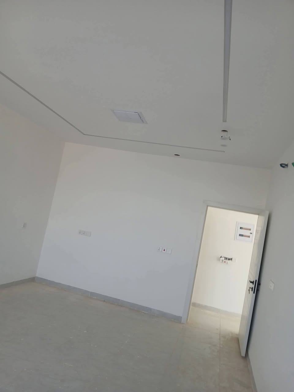 🏠خانوی کەنارسیروان بۆفرۆشتن
📏ڕوبەر:214 مەتر ڕوکنی گەورە
🔸بەردەم پارک
🔸دکت و سەقف مەغربی بۆکراوا
☎️📞***********
