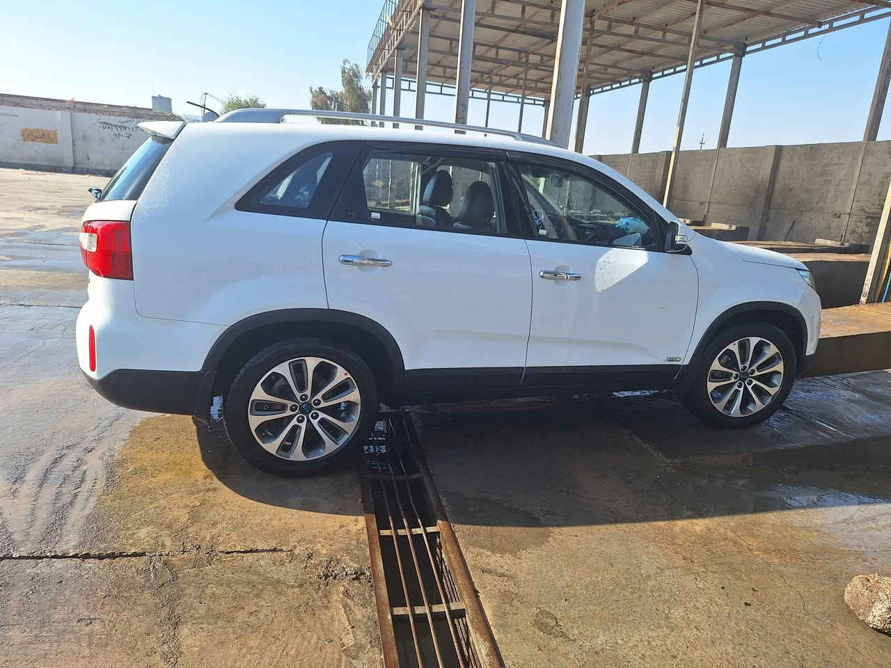 سلام عليكم
سورنتو 2014رقم بغداد 
فول مواصفات كويتي
بصمة بانوراما 6 سلندر 
فور ويل 
زراك لايت 
كراسي كهربائي 
تدفئة تبريد كراسي
كامره 
تبريد منفصل
مكان السياره الانبار الخالديه 
باسمي 

السعر 185$ بيها مجال
***********
‬‏
