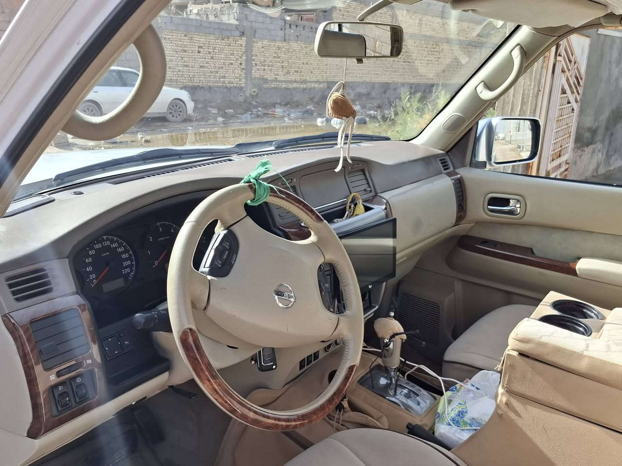 نيسان باترول سوبر سفاري ٢٠٠٨ رقم بصرة
حداده اي ار بي
تخم تاير ١٧
دواخل بيجي السيارة نضيفه 
مكفول من الصبغ
السعر ١٧٥ بيه مجال لشراي 
رقم *********** 
السياره مالت بيت
