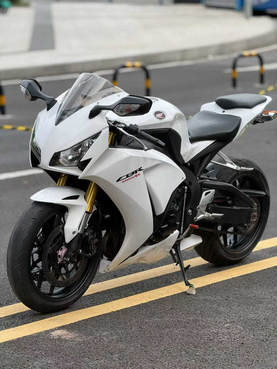 صباح خير
CBR 1000RR
2016
55ورقه

ضمان  محرك گير بدون حادث
هزا دراجه بل خارج 
بعد ٤٥-٩٠ من دفع وصل سليمانيه
***********
***********
***********
اعزا كرام كل دراجات بل خارج بعد ٤٥-٩٠ وصل 
أعتذر إن تسببت هذه المنشورات في مشاكل لبعض الأشخاص.
أي شخص لديه شركة نقل في الصين أو اليابان، سأرسل الدراجة النارية إليه. جميع الدراجات النارية أرخص.
٥٠٠$
وبالمناسبة، هذه الأسعار صحيحة.
لقد صُدم بعض الناس بشدة، يا أعزائي.
أؤكد لكم أنني سأجعله أرخص آنشالله 
شكران للمدير كروب
https://www.facebook.com/share/g/1EGGciZoob/
‏https://www.tiktok.com/@madeinjapan919?_r=1&_t=ZS-92jOpMF0D3q
‏https://www.tiktok.com/@samuraiskill1?_r=1&_t=ZS-92jOrywJb6u یمکن تابعنی علی تیک توک

