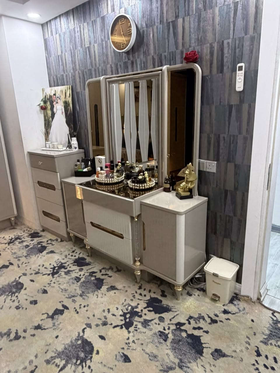 غرفه جديده كلش للبيع 3 مليون اخذتها هو ودوشك مليونين و250 بيها مجال شقق زيونه  مستعجله


**إذا كنت صاحب هذا الإعلان وتريد حذفه لأي سبب، رجاءا أرسل رسالة إلى الدعم الفني**