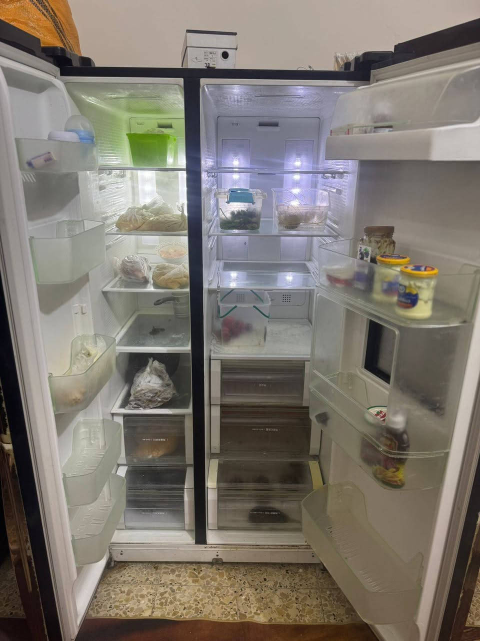 من رخصة الادمن.  ثلاجة ماركة اصلية سامسونج اخت الجديدة الحجم الكبير
بيع مستعجل 750 مكانها بالمهندسين...  مكلف بالنشر


**إذا كنت صاحب هذا الإعلان وتريد حذفه لأي سبب، رجاءا أرسل رسالة إلى الدعم الفني**