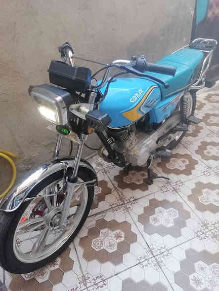 متاح دراجة يراني خمسة كير موديل 24
مكاني بغداد بوب الشام رقم *********** وات ساب
سعرهه 500 أوراق كامله اصولي وياها سبير خلفي جاهز
