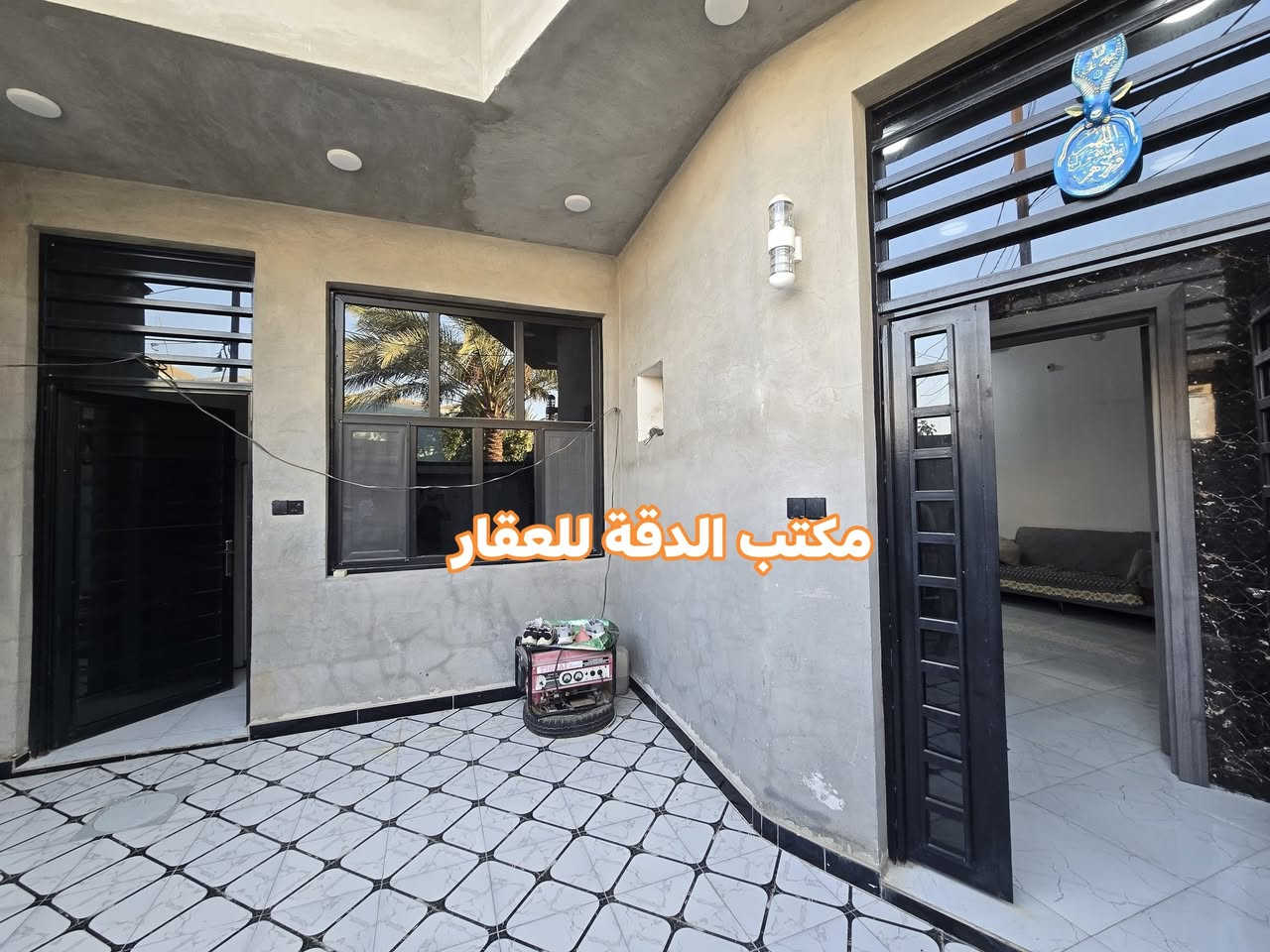 دار للبيع بناء حديث قرب الشارع العام 📌🏘

 المساحة 200م٢

طابو زراعي سند 25 تحويل مباشر 

مطبخ  5.5×3.5 ، مطبخ حار خارجي ، هول 6×4  ، أستقبال 6×4 مع صحيات عند المدخل ، غرفة نظام سويت 5.5×3 ، غرفة ٤×٥ مجمع صحيات 

يبعد عن شارع الوردية العام 50 متر 

الموقع : الحلة ، الوردية داخل ، قرب مدرسة مالك الاشتر الابتدائية .

السعر : 127  مليون قابل للتفاوض 

للأستفسار الاتصال على الارقام 
*********** امير 
*********** امير
