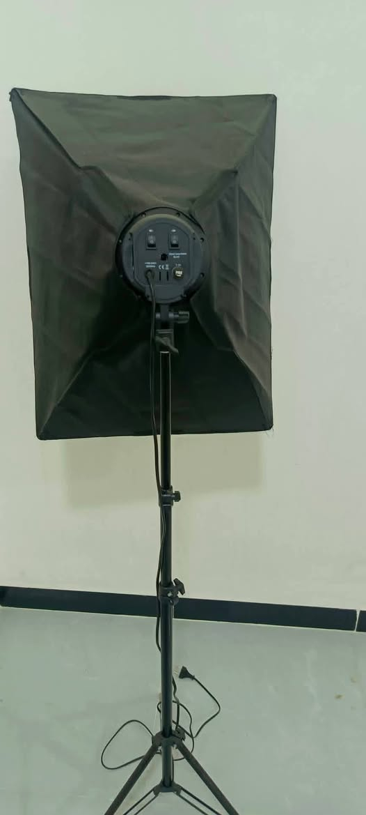 السلام عليكم عندي اضائة بهيج شكل وتكدى تسويها سوفت عدد ٢ وستاند كامرة هايدروليك ونك مايك اريدهن كلهن بسعر ٨٠ الف قفل رقمي
*********** مكاني الدورة ماكو توصيل
