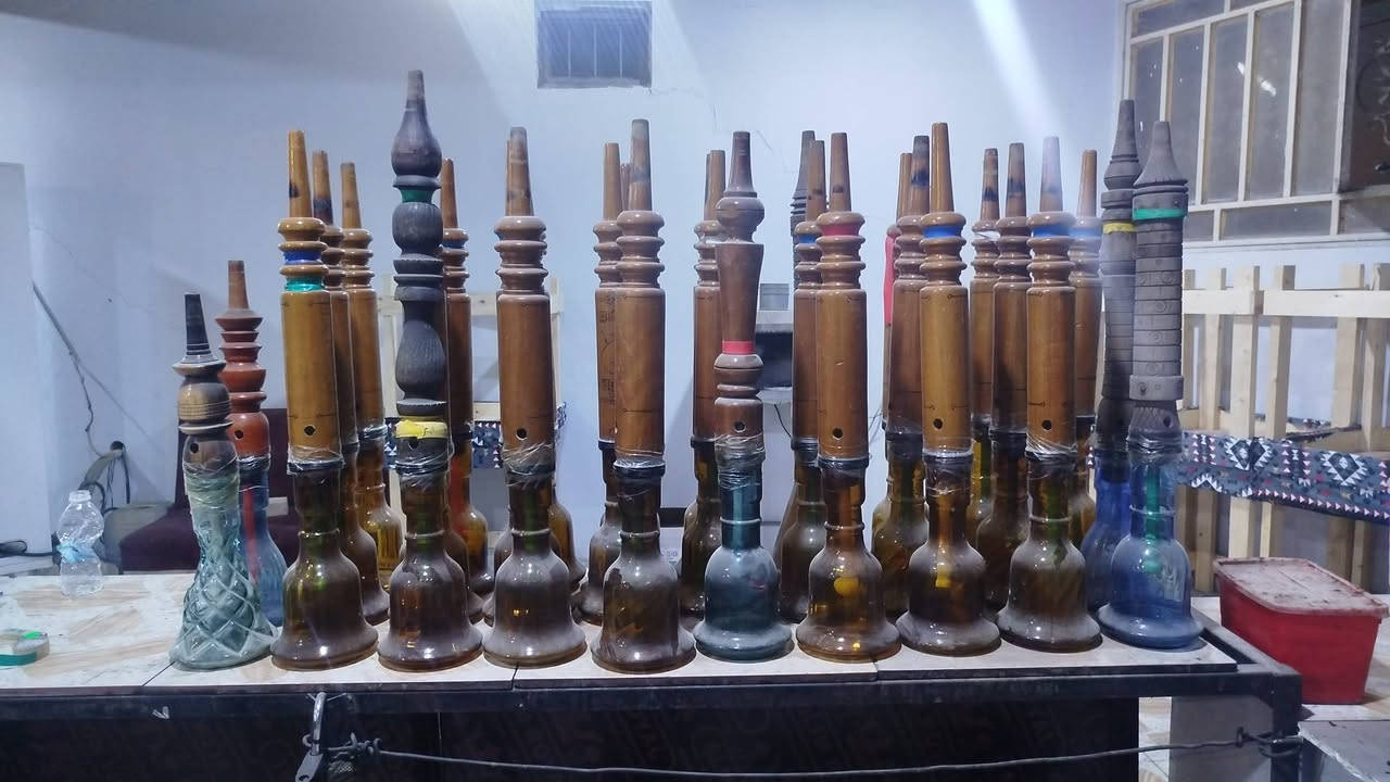 سلام عليكم
عارضه للبيع شرط شغل سعرها ٣٠٠
طاولات دومنيو ١٦ طاوله ٥٠٠ 
ناركيل صاج ٦٠ نركيله قسم معمرات وطايحات وقسم جدد 
سبلت كنتوري عدد ٣ سعت الطنيه ٣ وثلث سعره السبلت ٦٠٠
شرط الشغل وتبريد 
عنواني البصره ابي الخصيب حمدان 
***********
