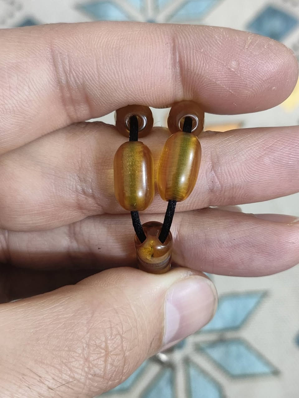 عنوزيه نواعم خام ألماني شفاف وزن بدون فضه ٣٠ غرام تقريباً
كركوشة وفواصل فضة  3 ليرات (عثمانية أصلية) عمرها (114 سنة) تقريباً من عهد السلطان محمد رشاد. مكتوب عليها .

((عز نصره ضرب في قسطنطينية)) .(أي سُكت في إسطنبول).

نضافه مسبحه تامه خاليه من اي اثار حروق .


**إذا كنت صاحب هذا الإعلان وتريد حذفه لأي سبب، رجاءا أرسل رسالة إلى الدعم الفني**