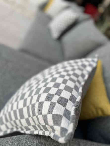 كورنر تركي مودرن New 🇹🇷
ماركة  (ALFEMO الفيمو) 
يتكون 5 نفرات إلى 6  
ميزة سرير 🛌 والخزن 
 والجلوس سبرنك و مريح وسوفت 
وهيكل حديد بالكامل
والقماش كتان
القياس 165في 290 وتكدر تخلي عكس الاتجاه  
السعر 490$    
للاستفسار واتساب ***********
عنوان مجمع شارى ئاندازيان مقابيل فلوريا ستي 
يوجود توصيل جميع محافضات العراق 🚚 150 الف
