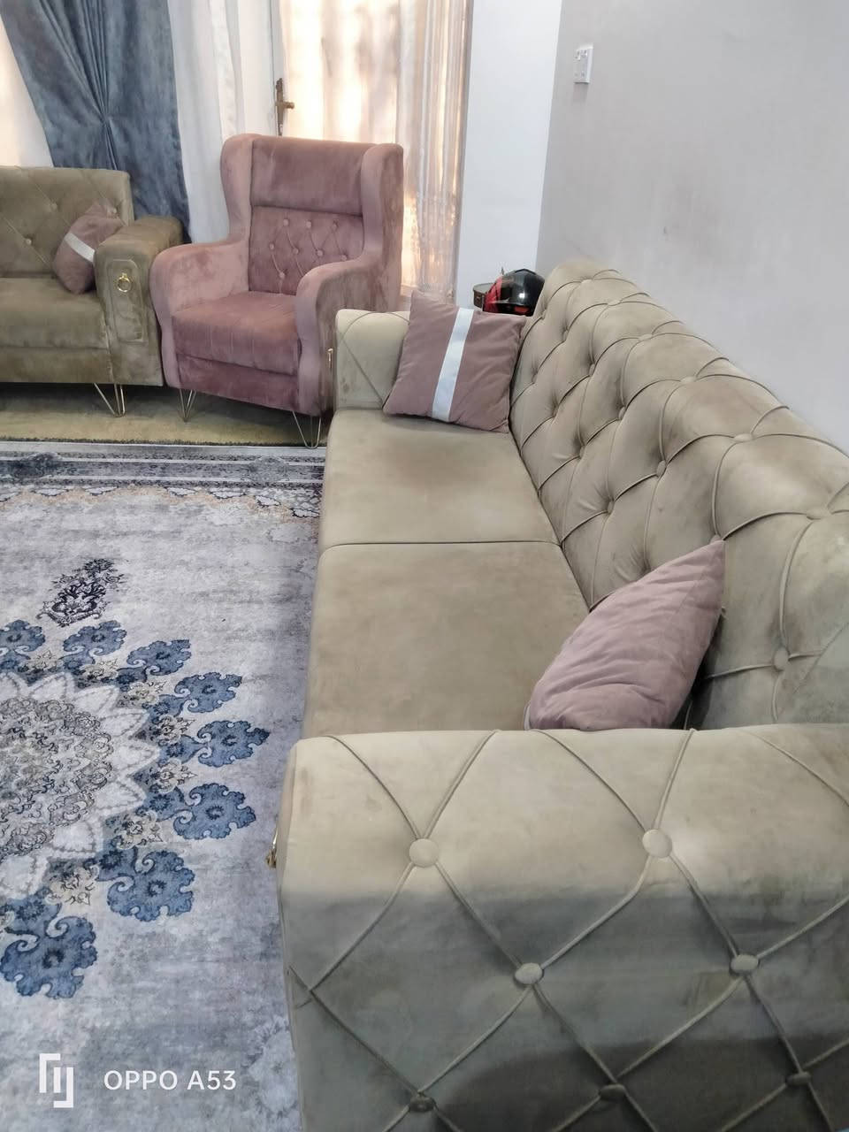 تخم 10 مقاعد نظافة 90٪ سعر 400 الف قفل حي الجهاد الامن الوطني بصف الديوان . ..... ‏‏‪0770 887 3922‬‏
