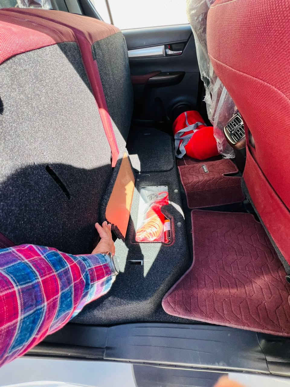 السلام عليكم بيكم فور ويل سيد نهرو مذهبة
موديل 25 ماشية 7000هزة جديد سنوية جديد
رقم اربيل دولي الجديد مكان سيارة بغداد غزاليه
***********
