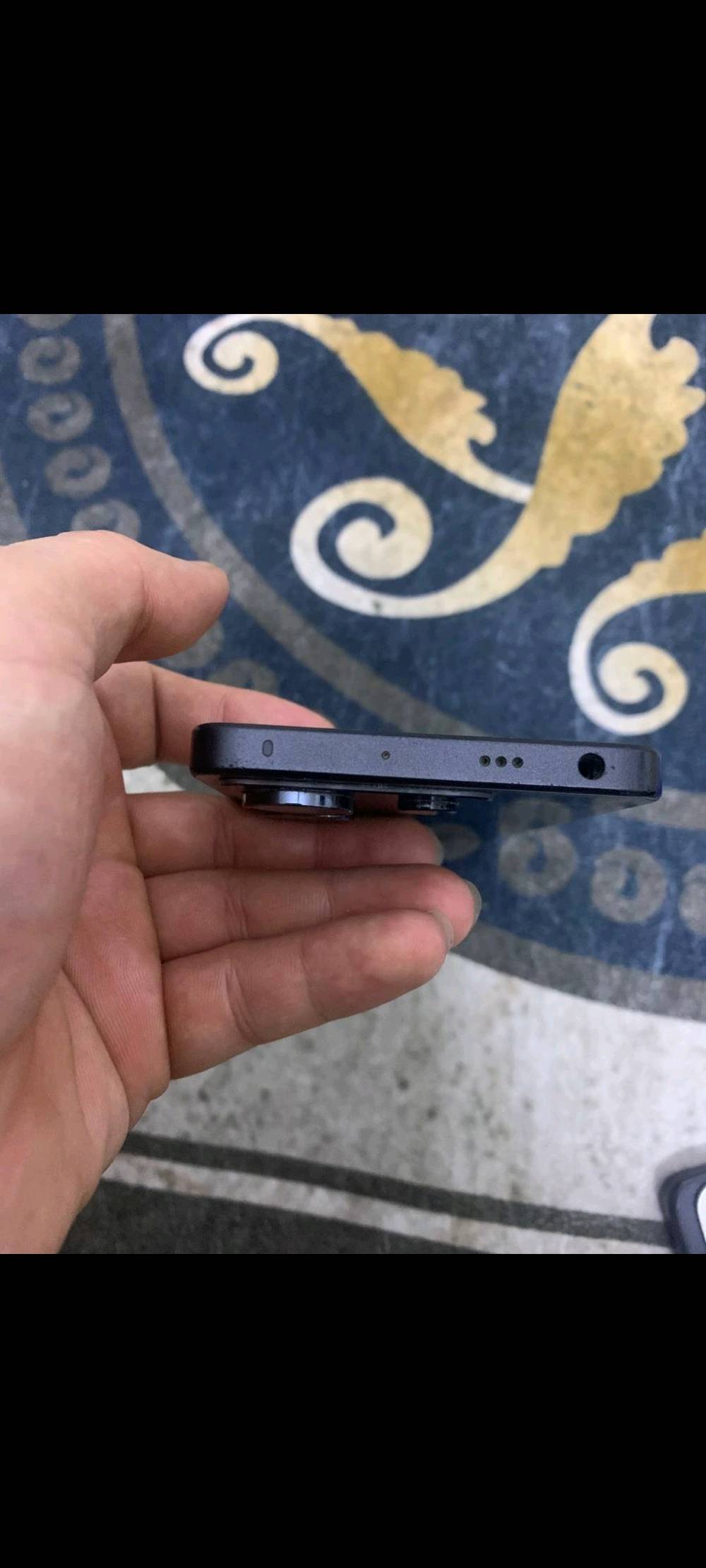 بوكو x6 للبيع 
نضافة 100%
شخط مابي  فقط هاذة لفطر  لكلش  صغير  بطرف  لشاشة 
مال  بيت لجهاز 
يدعم120 فريم  شاشة ومعالج 
ذاكره 256
كارتونته  ويا 
مكاني بغداد 
سعره قفل 200 مال  بيع  لتعاملني  
رقمي  واتساب وخط***********