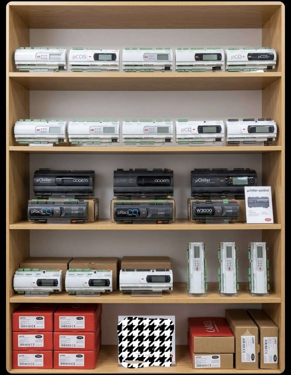 السلام عليكم 

متحكم جلر CAREL PLC 

PCO5000 + SCREEN

PCO3000 + SCREEN

ربط الموقعي او إعادة تسليك الكونترول بالكامل

للتواصل على الرقم التالي 👇

م . حسين 
م . حسين

https://www.facebook.com
(( *********** ))

او من خلال الصفحة

رابط الفيسبوك 👇 
/hussain.abdulkalik?mibextid=ZbWKwL

#متحكم_أفران 
#حقول #ضفيرة #كهرباء  #متحكم_متكامل  #متحكم #ثرموستات_مفاقس 
#ثرموستات #سلكتر_فيزات #سلكتر_الكتروني  #مروحة  #تايمر  #محرار #مقياس_حرارة #مقياس_رطوبة #قلاب #قلاب_د  #STC1000 #stc2120 #stc8080 #STC200 #carelpco #PLC    #plcprogramming 
 #carelevd 
#hvac #chiller #chillerservice
 #pco5000  
#pco3000
