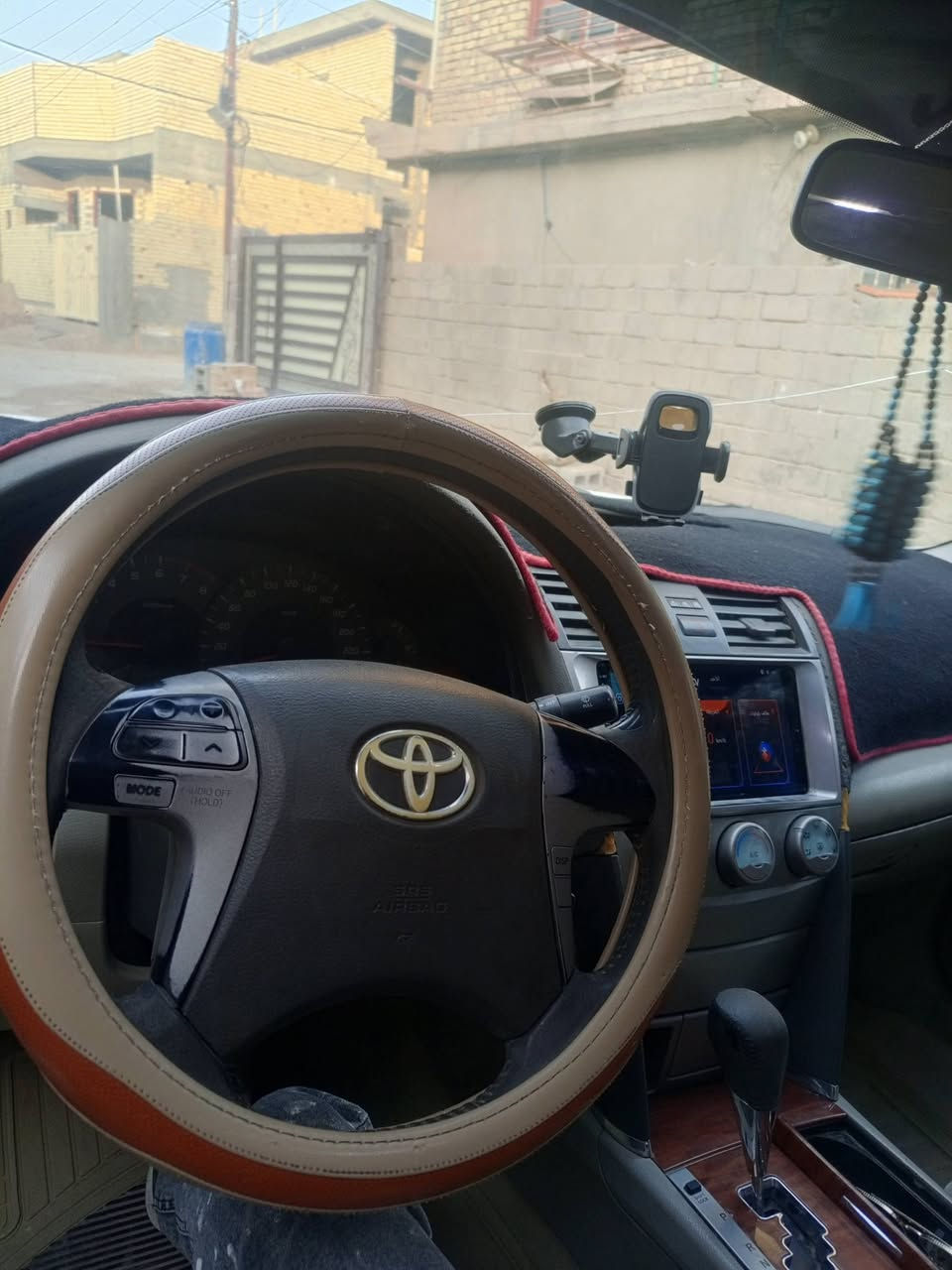 السلام عليكم ورحمة الله وبركاتة
من رخصة الدمن 
كامري 2007
خليجي فول مواصفات 
فتحة بردة كهرباء 
اشاير بل مري حساسات خلفي امامي 
السيارة نضيفة بيها 3 قطع اثر شخوط كفالة من الضربة تبريد 🥶ثلج السيارة مختنكا من النواصفات GLX
كامرة خلفية 
شاشة اندروايد 
كشن كهرباء 
لايت زنون 1/1
تحكم ستيرن جهتين 
محرك V4/4200المرغوب
رقم بقداد مميز 7283
مكانها الفلوجة 
السعر 110 

ملاحضة المحرك بي لاستيك ولف ينزل سعر المحرك منها سعر 5  
رقم التواصل ***********
مراوس هم كامري هم ترهم شعندك نزل
