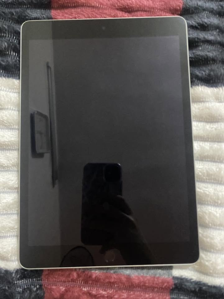 للبيع iPad الجيل التاسع 64GB، الجهاز نظيف جداً وما بي أي عطل أو خدش، استخدام شخصي وخفيف.
معاه العلبة الأصلية، رأس الشاحن والضمان.
السعر: 275ألف دينار قابل للتفاوض البسيط ، التواصل على واتساب ***********
مكان الحرية
