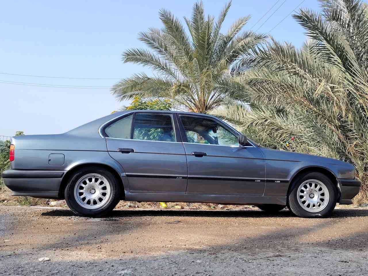 السلام عليكم للبيع بي ام 525 مسكر كير اوتو كير ومكينه مكفولات موديل 1992 رقم اربيل إنكليزي اتعهدلك بالمداور سياره كفاله بدون ضرر فقط صبغ جماليه  تبريد شغال ثلج صدر جديد تخم تاير سنتر لوك الف ماتخلي عليها  سعر 63 وبيها مجال قليل مكاني بابل/الكفل للاتصال ***********
