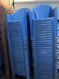 كراسي عدد 350 كرسي  ( مستعمل ) القطعة ب5  واذا شلع او نصف العدد بيهن م...