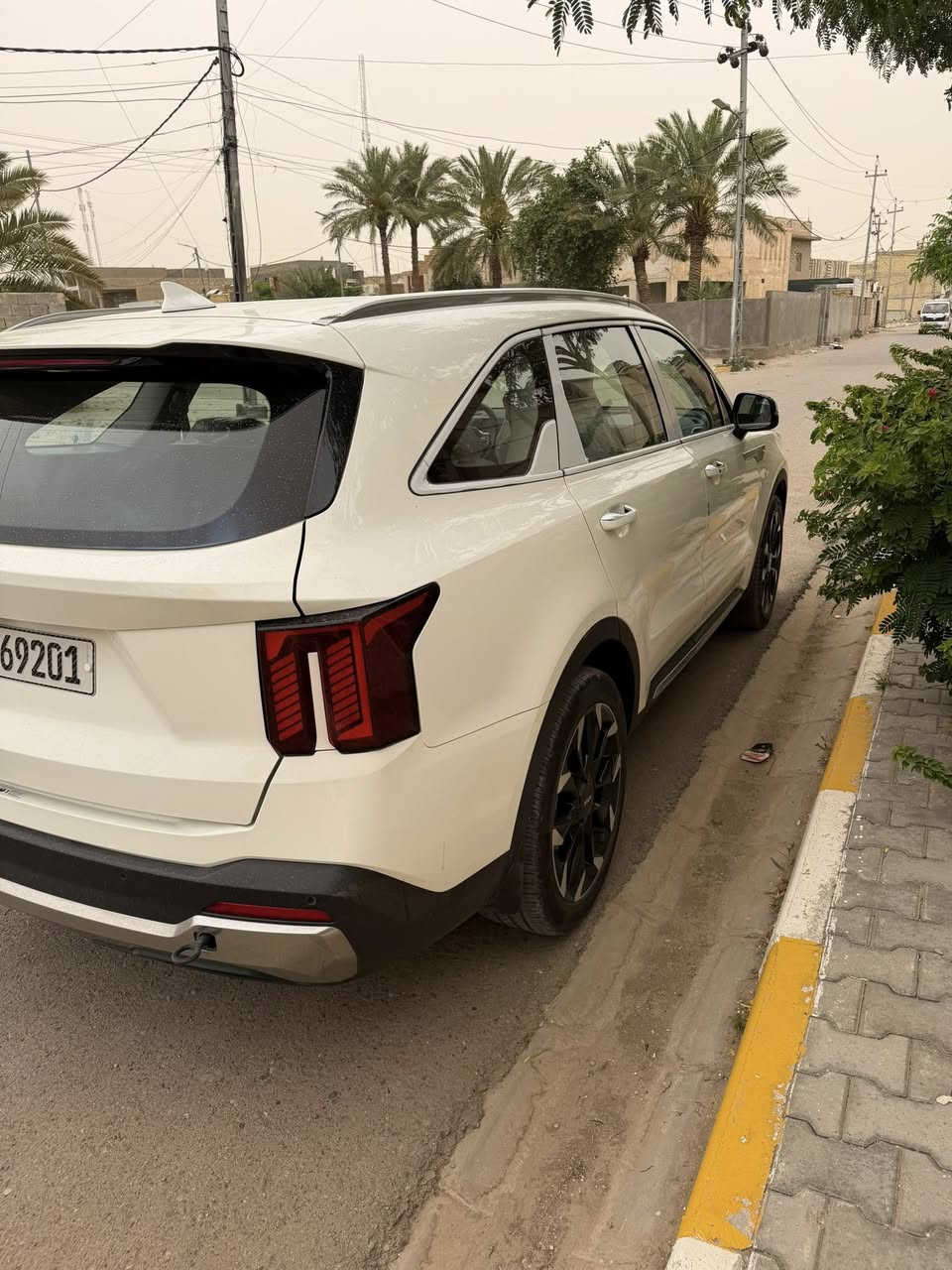 سورنتو موديل ٢٤ رقم بغداد باسمي ماشية ١٦ الف ويل ٢٠ داتا شو تشغيل عن بعد وباقي المواصفات معروفه مكانهه الكوت *********** 
السعر ٢٩٣
