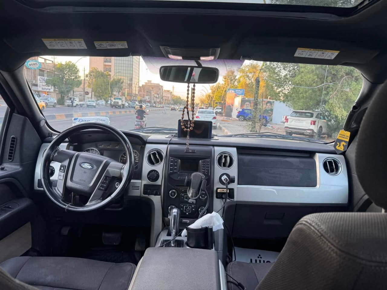 فورد F150 رقم سليمانية انكليزي الجديد بااسمي تحويل ثاني يوم
فول مواصفات فتحة سقف حساسات خلفي 

مكفولة كفالة عامة من الدعامية للدعامية ((خليجي)) عدى شخط بسيط وموضح بالصور

كير مكينة مكفولة اكسل مكفول منظومة زنون بلاد شركة السيارة احلى من الصور 

منظومة عاز 80لتر جديدة 

تخم تاير جبلي جديد 

السعر 175 وبيه مجال 

للاستفسار ‭***********‬

مكانه بغداد حي القاهرة
