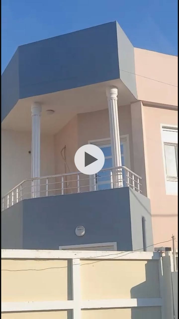 عندي بيت للبيع طويريج ام الهوى الجديدة المساحة ٢٠٠متر يرهم اقصاد المصرف العقاري الشهر ٥٠٠ طابقين الرقم*********** كافة الخدمات
