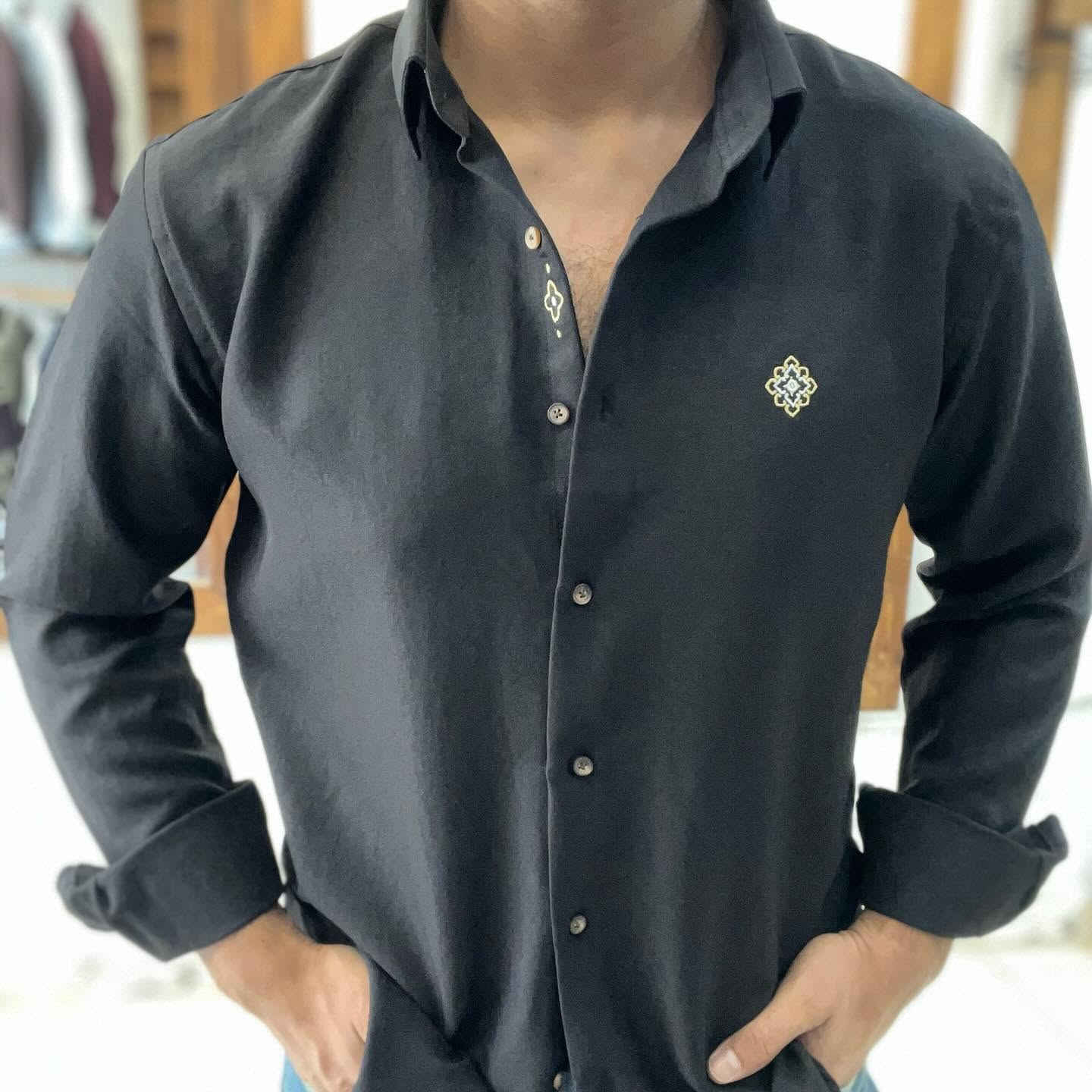 قميص للين اسود فقط
 قياسات من s الى 2xl
الطلب والأستفسار مراسلة الصفحة
خدمة التوصيل لجميع مناطق العراق
#مستر_جينت 
#mr_gent 
#اكسبلورر


**إذا كنت صاحب هذا الإعلان وتريد حذفه لأي سبب، رجاءا أرسل رسالة إلى الدعم الفني**