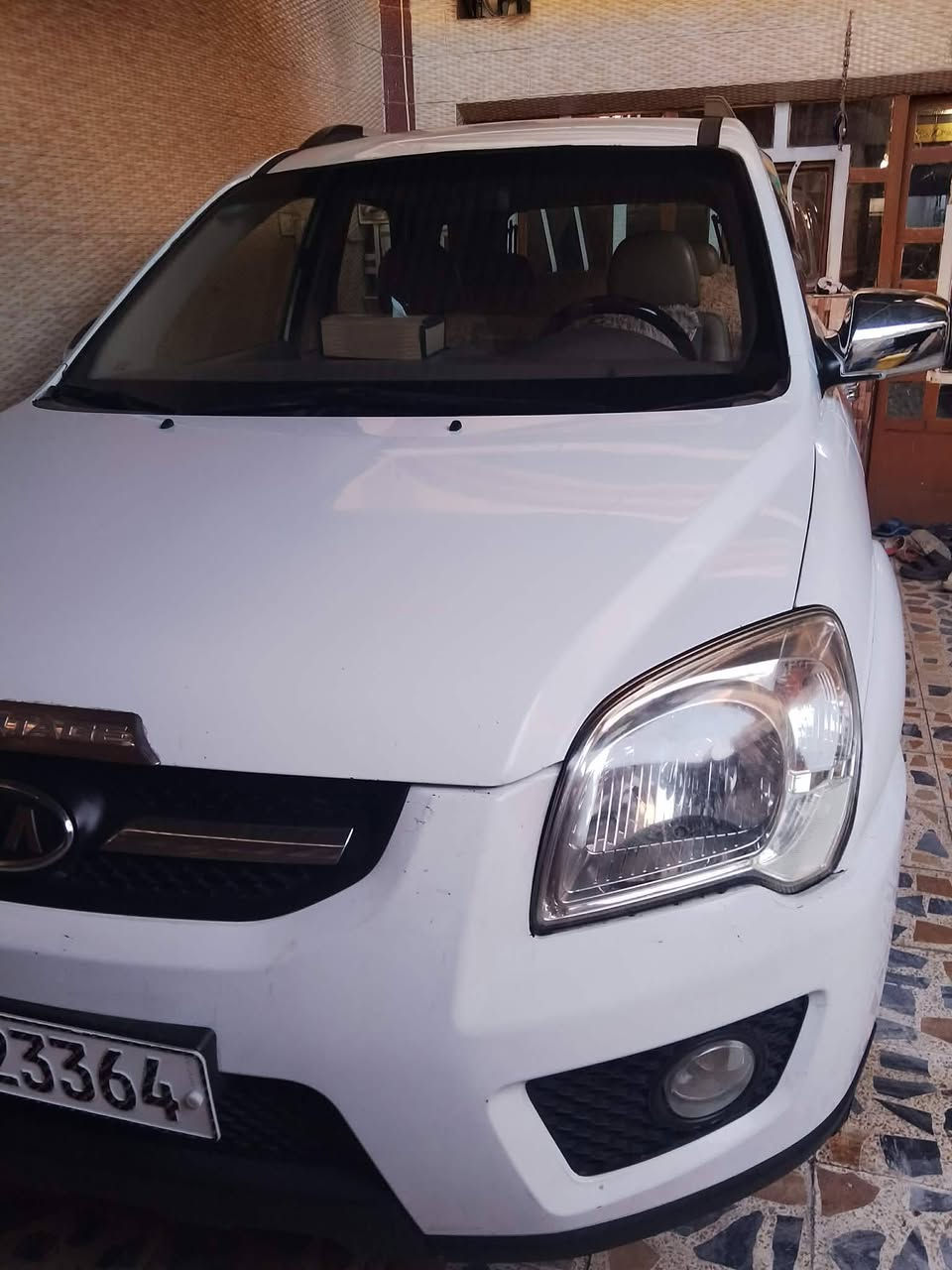 للبيع كيا سبورتج 10فول خليجي ابيض بسمي رقم بغداد انكليزي سنويه جديده ..محرك ومحرك جديد اربعه سلندر ... داخل بيجي المرغوب... صدر جديد كوري الأصلي...  تخم تاير تاويند جديد... بطاريه جديده سياره مال جناي ..
مكان السياره بغداد البلديات تقاطع الكهرباء 
رقم موبايل (***********)
 سياره ترايه اخت الجديده 
اخوان شراي يتصل يوجد واتساب ماسنجر ..ما ارد على التعليقات رحمه على والديكم......
