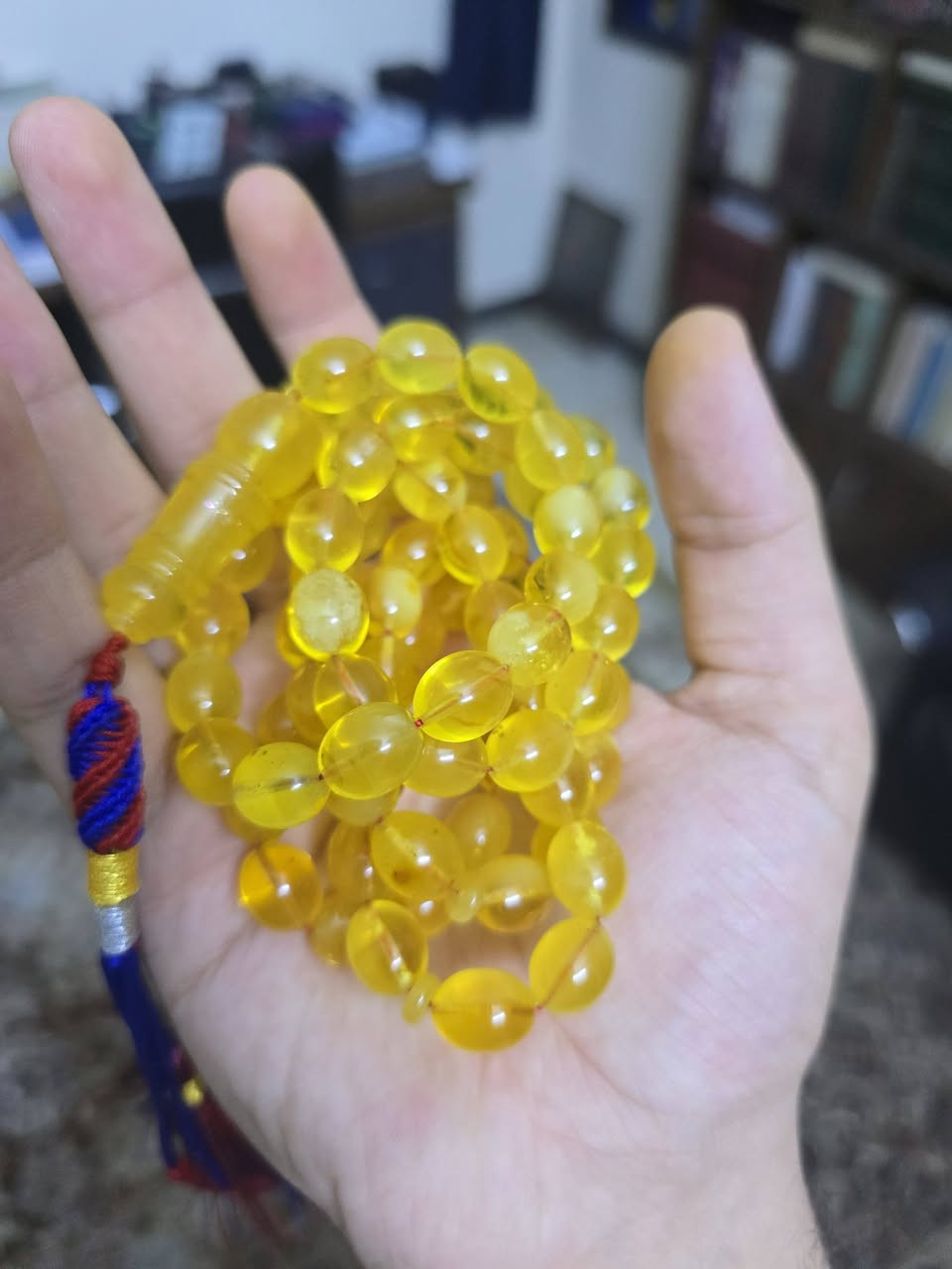 كهرب بيض حمام
الوزن 55 غرام
السعر 200 دولار 
الغرام 4 دولار 
الشراي ***********
