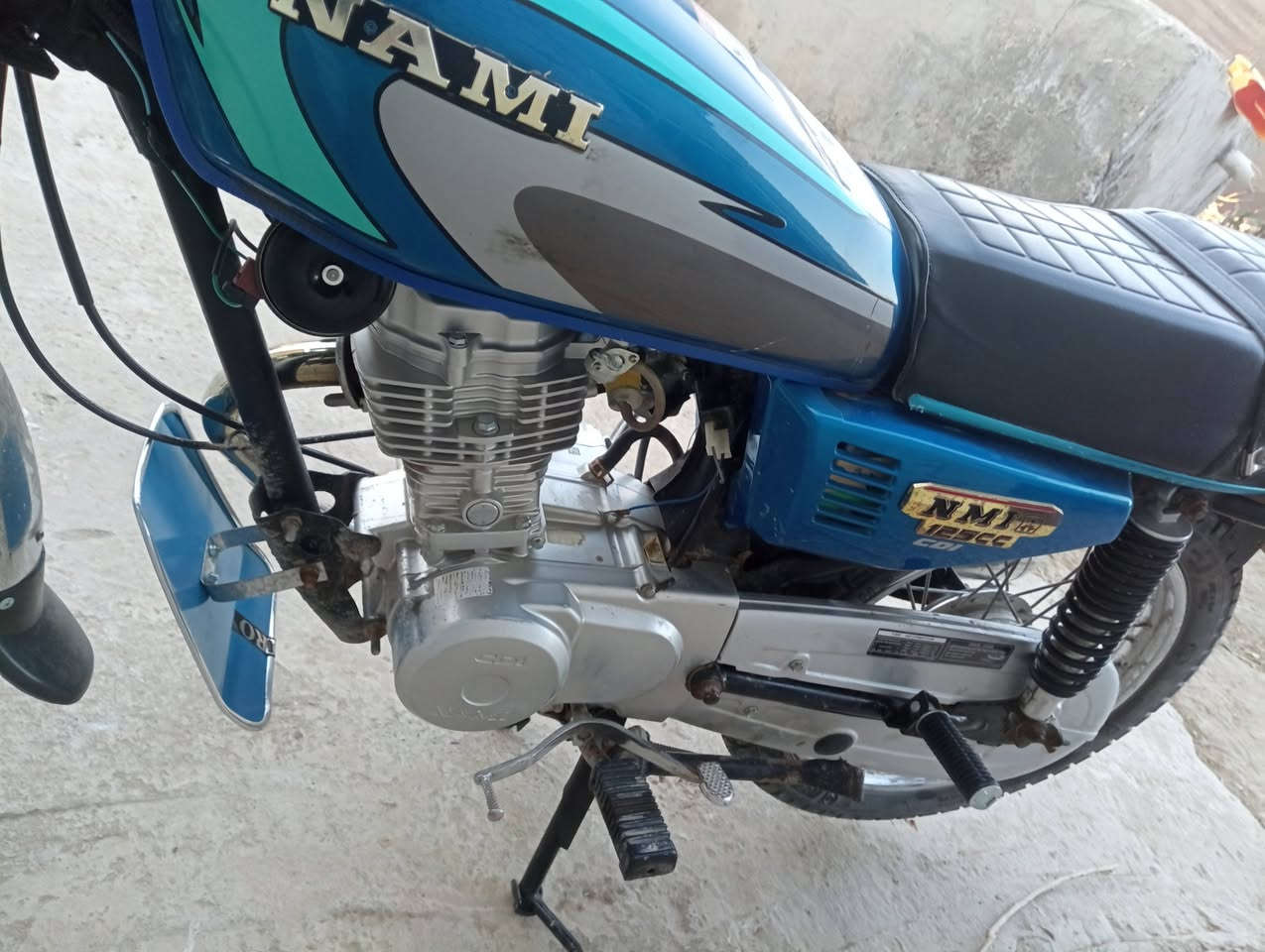 سلام عليكم ورحمه الله وبركاته دراجه للبيع نامه شلامجه المكينه ما مفتوح بيها لو برغيى حتى تفيلس ما مفلسه دراجه جديده تعمير وحلوه وخير من الله مقفوله كفاله عامه كهربائيات وياله جدد تايرات دراجه خير من الله دراجه كلك مقفوله من السرقه السعر 650 وبيها مجال قليل العنوان بابل الهاشمية رقم الهاتف ***********
