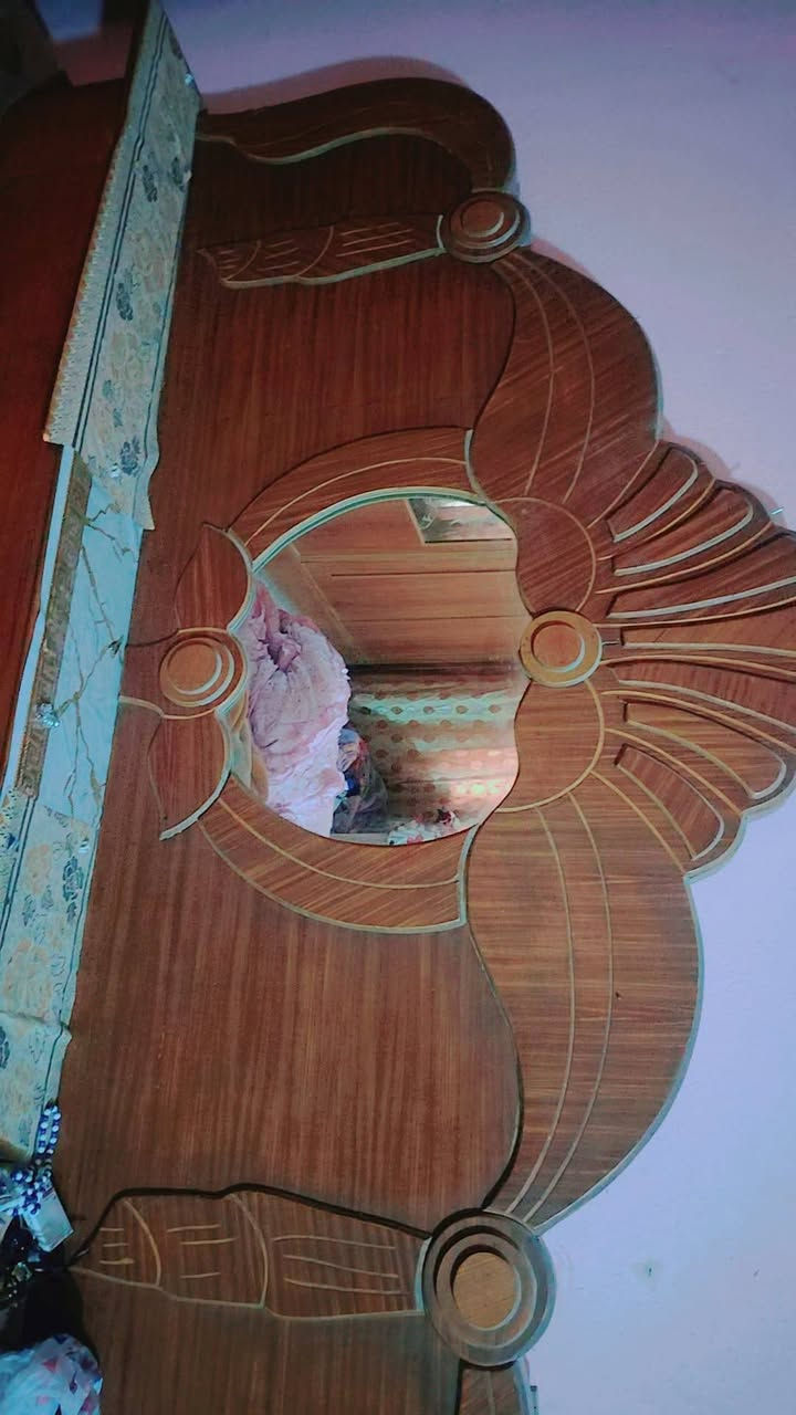 غرفة نوم 6 بيبان بحي العسكري السعر 300 وبيه مجال ***********
