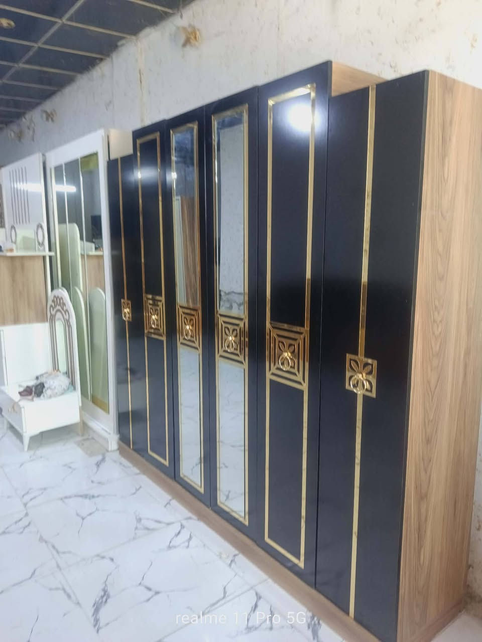 غرفة تركي 5قطع نظام ابواب ❤ ✨
نظافة 95 / 100 ❤✨ 
السعر 450 مع الشد 🪛ونقل 🚙
داخل بغداد متوفر توصيل لجميع المحافظات 🇮🇶


**إذا كنت صاحب هذا الإعلان وتريد حذفه لأي سبب، رجاءا أرسل رسالة إلى الدعم الفني**