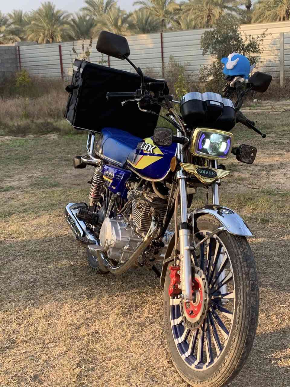 للبيع دراجة أيراني💯 

❗️مكان الدراجة / التاجي/ المشاهدة/ منشئة نصر 

النوع سونلك
خمسة گـيـر  
موديل 2024
المحرك 200 cc
معدل السرعة شاشة وبيها مسجل 

الدراجة نظيفة كهربائيات كاملة اي نقص ما بيها 

العيب الوحيد❗️الويل بيه عواج خفيف وأبد ما مأثر

السعر 700 ألف    
وبيها مجال للطيبين

رقم التواصل.       *********** 

0750 095 7927
