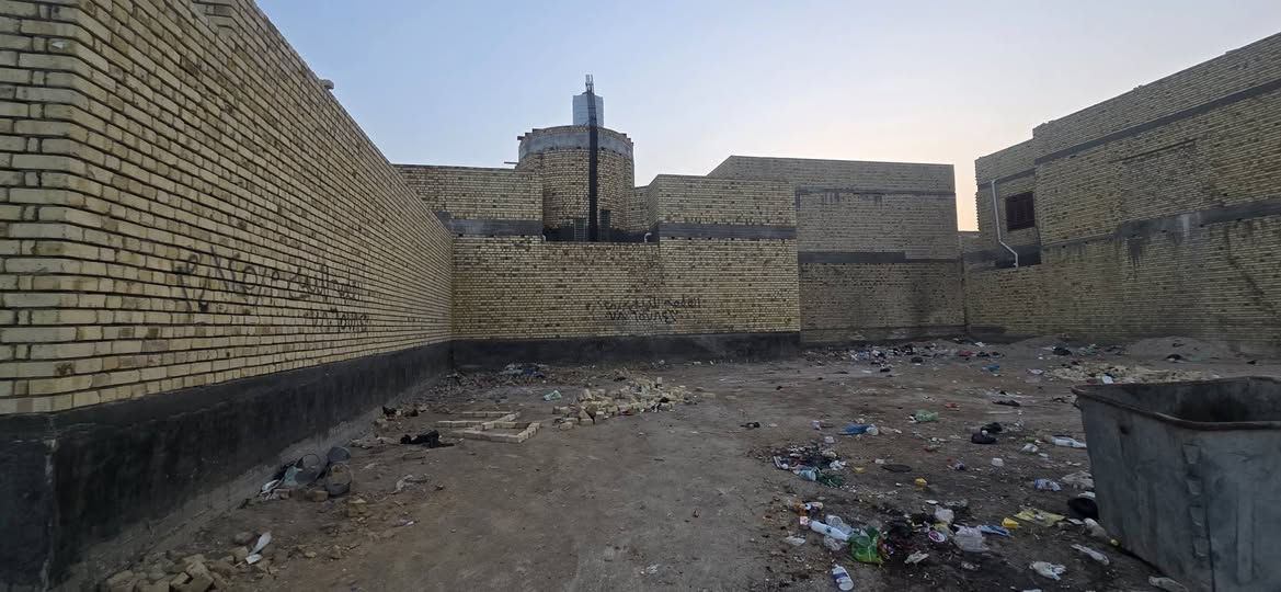 قطعه طابو صرف مدفونه محدوله  م 145 م واجه 10 وربع نزال 14 مربع ركن علئ ساحه سوق الشيوخ حي الشموع ساحة المولد قريبه علئ شارع العام السعر 110 بي مجال --***********--احمد الطيب -
