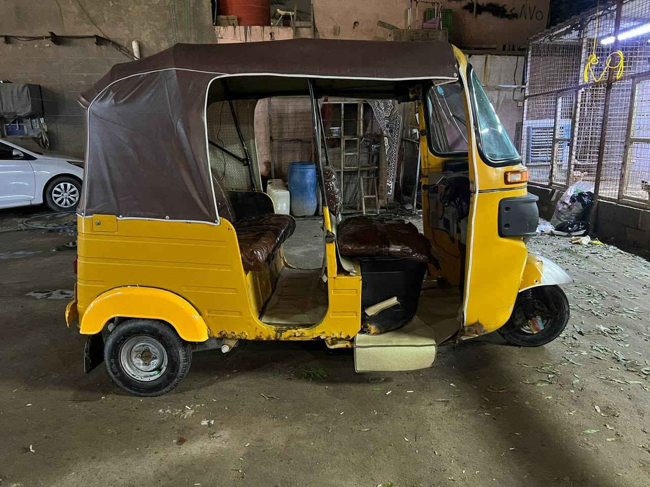 السلام عليكم تكتك باجاج البيع السعر( 4)ملايين وبيه مجال التكتك اوراق موديل 2019العنوان البصره تغاطع الموفقية انه مكلف بل نسر هاذه رقم راعيه ***********التوفيق الجميع
