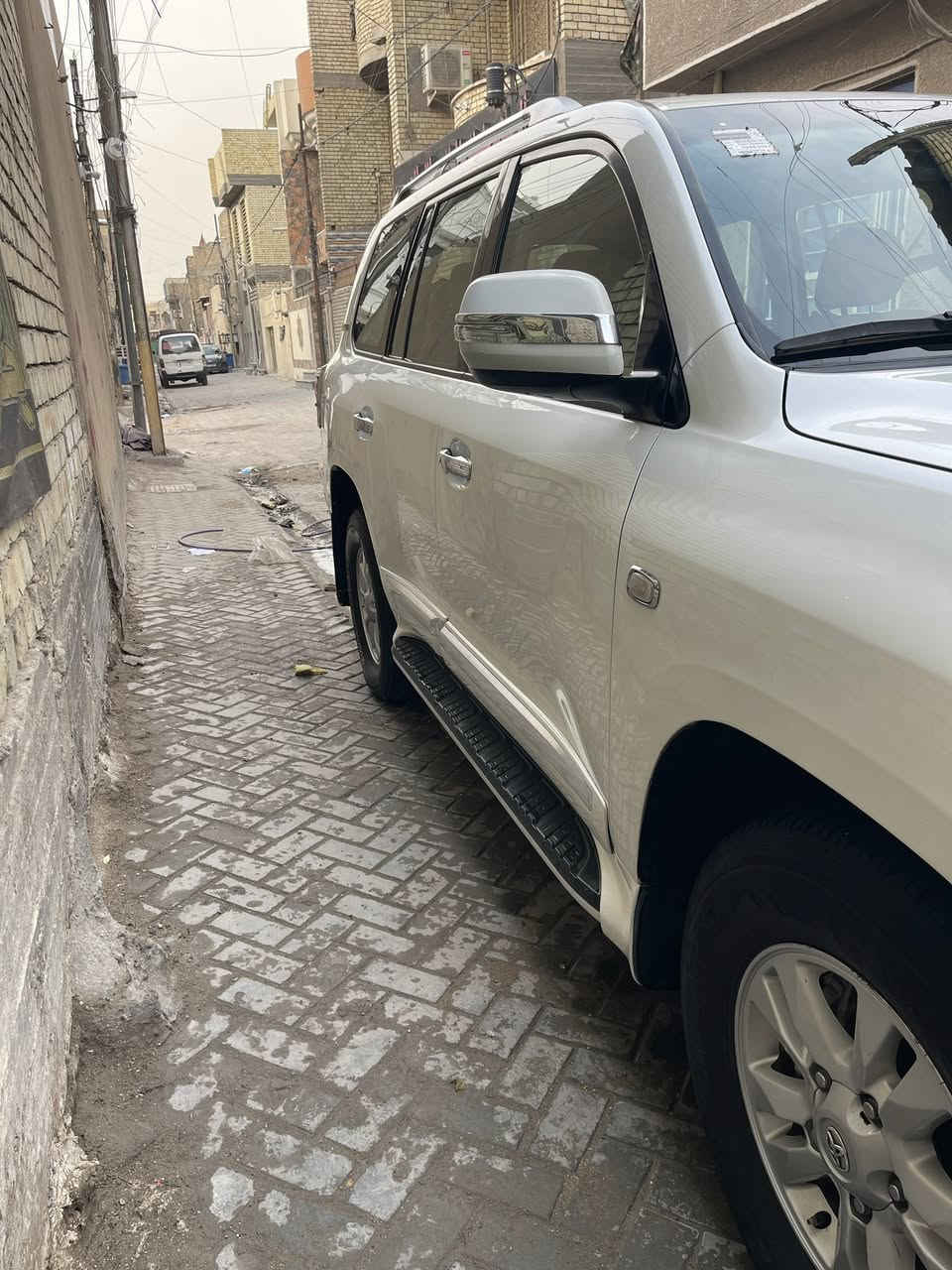 السلام عليكم لاندكروز موديل 2009رقم بغداد سياره جاهزه من كلشي كير مكينه حداده كفاله ماشيه 220 بيه صبغ قطعتين  بدون حادث مكاني بغداد الرصافه سعر 270 وبيه مجال إنشاء الله ***********
