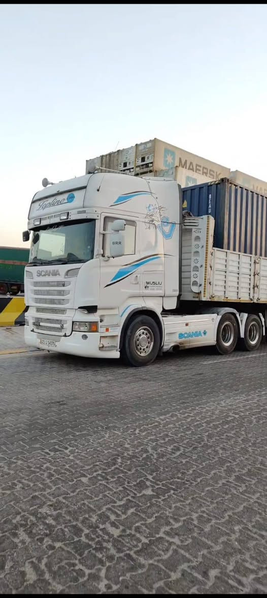 سكانيا موديل 11و12 و13 و12
عربانة عبدالله جوهر بدي تركي مربوطات وجاهزات
3 سحال خلفي كير اوتوماتيك 8V R560
 و الحبرية سنكل امامي كير عادي 8V R500
للاستفسار  ***********
