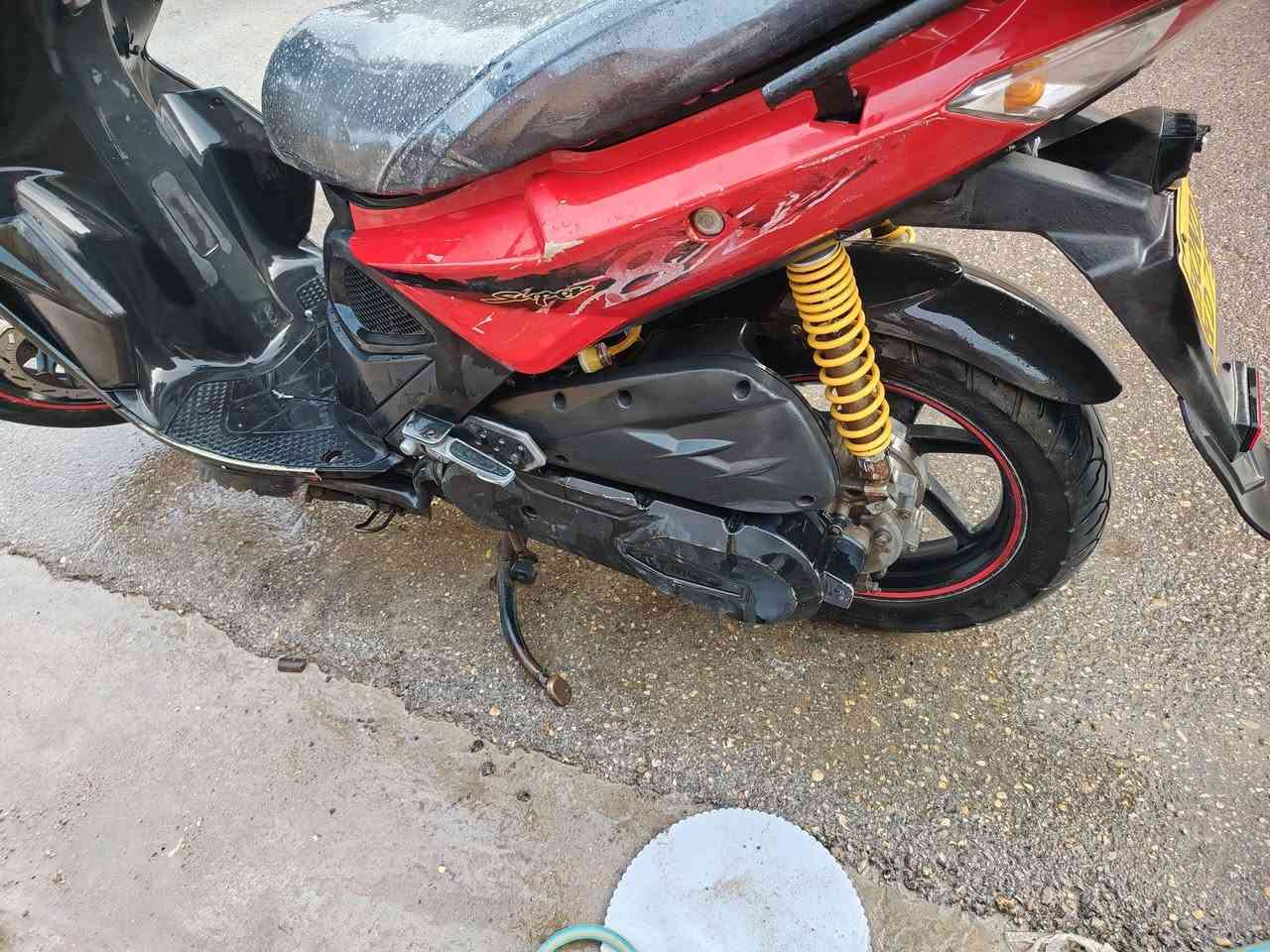 السلام عليكم دراجه للبيع كامكو 140 شغاله بس هسه عطلت طفت ابيعه طافيه قيم بل يرضه الله واخذه مكاني كوت فالاحيه ***********
