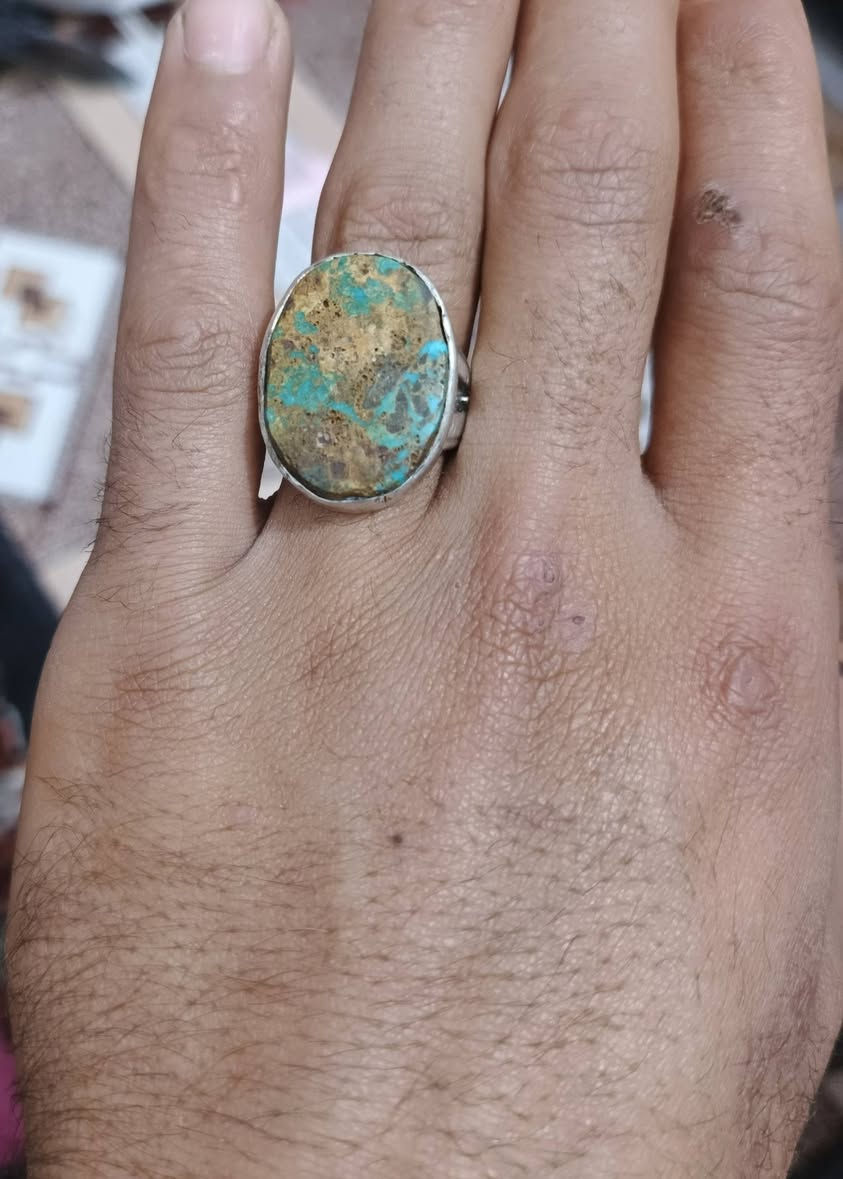 السلام عليكم عدي محبس
فيروز نيشابوري اصل ذمه 

 قديم كلش  قيم واخذه بليرضي رب العالمين وزن القالب وزن الفضه فقط 10 غرام شرط 

 محتاج فلوس واريد ابيعه يشهد الحسين 

 ومستعجل عله بيعته 

 مكام ناصريه حي التضحيه 

 رقمي ***********
