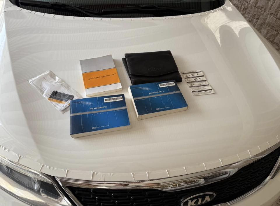 ج
السلام عليكم بيع فقط ونقدا اعتذر عن مراوس 
كيا سورنتو جديده جدا جدا نضيفه ومكفوله بدون صبغ وبدون بارد ولا حادث ولا تبديل حتى دعاميات بلاديه ما بيهن صبغ ماشيه سياره ٤٩ الف فقط
سياره جديده جدا ماشاء الله تبارك الرحمن 
بسمي بغداد مثل ما موضح الرقم بلصور 
فول ١/١ فور ويل دفع رباعي سته سلندر ٣.٥ سبعه راكب ٣ قطع تبريد بصمه تشغيل ***********
زراك لايت لدات زنون اناره ترحيب 
فول الفول ملاحضه مهمه سياره اني ماخذها زيرو من شركه القلم بوقتها اخذتها زيرو ٢٠١٥ وبقت ع ايدي محافظ عليها مكاني بغداد سعرها اتصل وتدلل او علق بتم يصلك سعر مباشر 

‭٠٧٧٨ ٣٤٧ ٨٧٤٤‬
