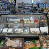 عارضة كيك ايطالي • مجمدة بطحية • ١٨٦×٨٢