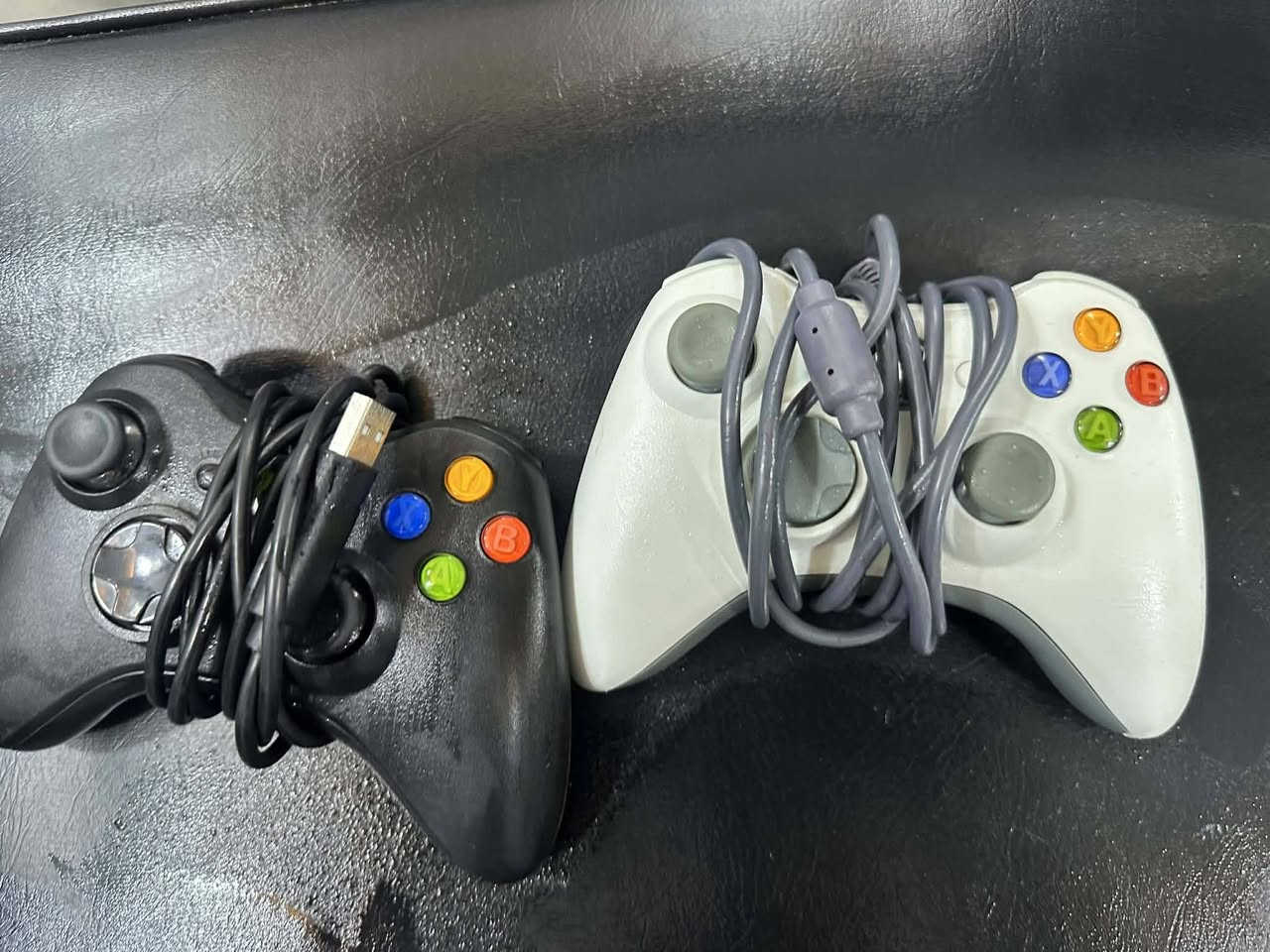 اكس بوكس 360
يدات عدد 2
محوله كامله
جهاز بي 18 لعبه
هارك 360 
ياخذ 120 لعبه السعر 150 اوبي مجال


**إذا كنت صاحب هذا الإعلان وتريد حذفه لأي سبب، رجاءا أرسل رسالة إلى الدعم الفني**