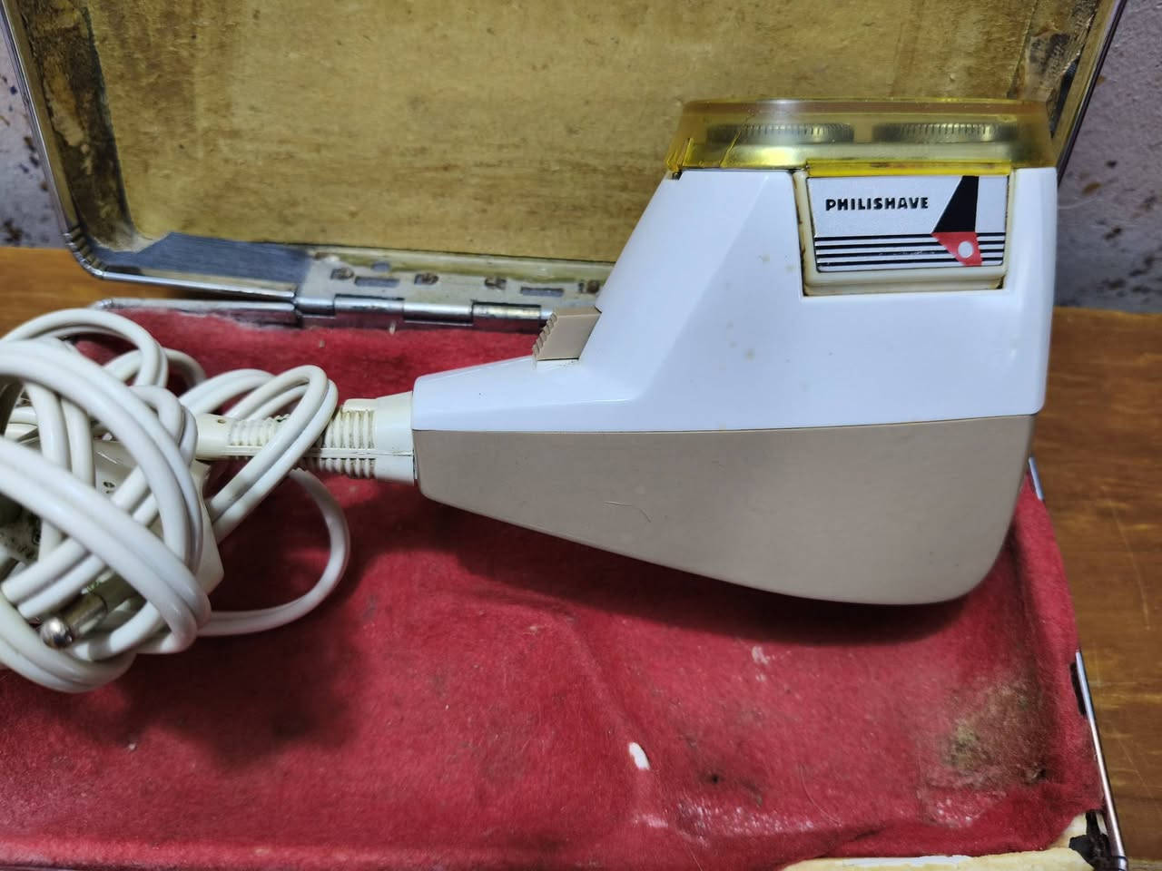 فلبس هولندي اصلي انتيكة  نضافة تامة شرط الشغل  السعر خاص
#الجميع


**إذا كنت صاحب هذا الإعلان وتريد حذفه لأي سبب، رجاءا أرسل رسالة إلى الدعم الفني**