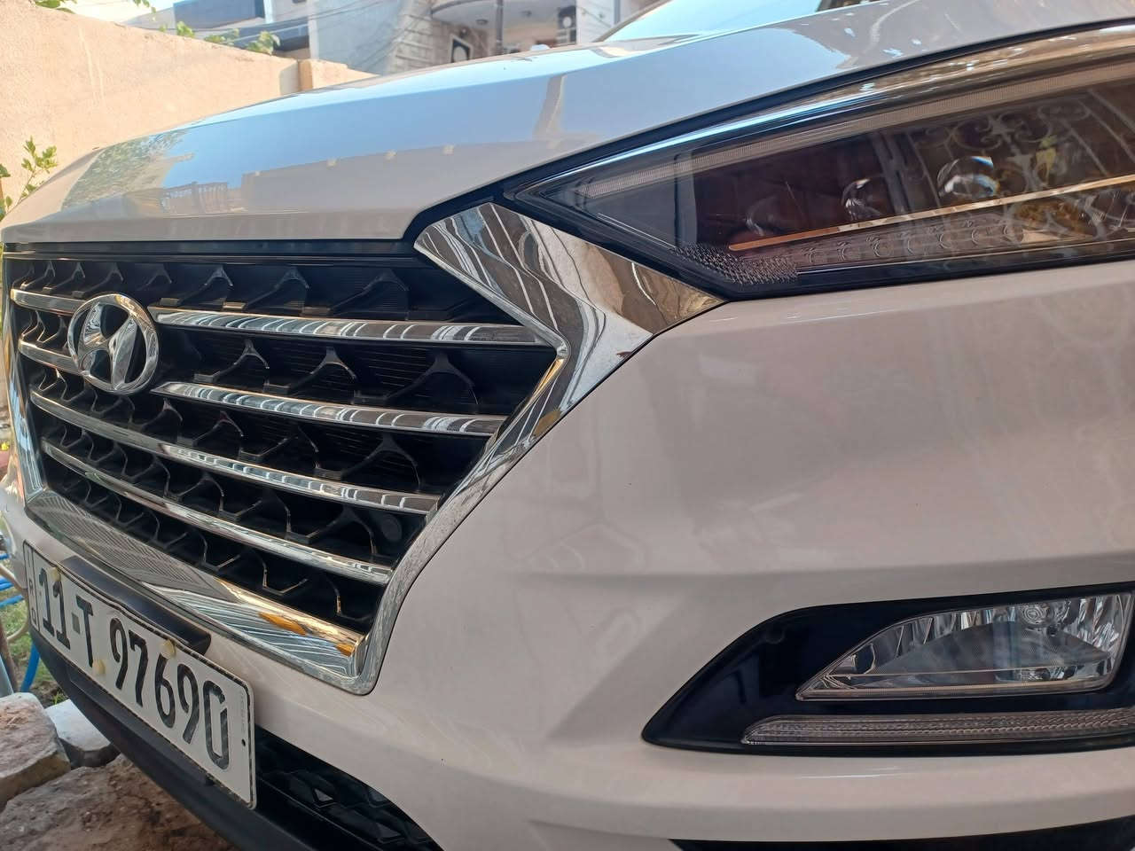 السلام عليكم توسان موديل 2020 سيارة جديدة واستعماله قليل جدآ ماشيه 38 الف حقيقي وبيه بس ثلاث رصعات موجوده بالسونار  وبسمي السيارة مواصفات السيارة بانوراما حساسات خلفيه كامرة دوارة كراسي كهرباء بصمه مري شفط ترحيب كروس  سرعة لايت خمس عدسات عند استدارة تفتح لايت اريل زعنفه تايرات الشركة سبير منازل عدة الشركة موجوده شاشة ابل كار بلي شحن الموبايل واير لس ثلاث أنظمة قيادة  اوتو هولد ثلاجة بالجكمجة وبعد اكو مواصفات ما احب اطول مكان السيارة بالمنصور سعر السيارة 23200 وبيه مجال للاستفسار واتساب ***********
