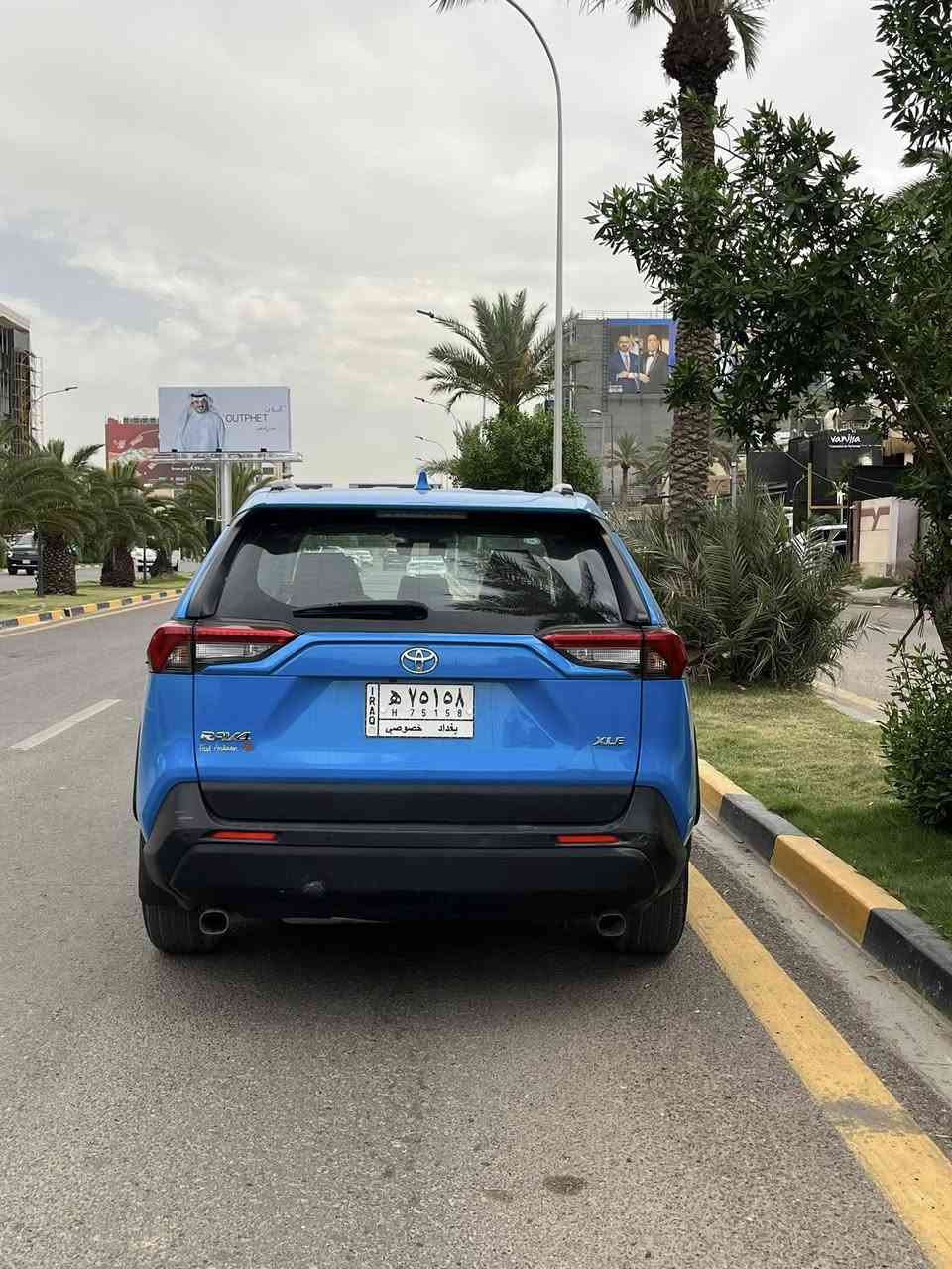 تيوتا  راف فور RAV4
XLE 2019 
بانزين محرك ٢٥٠٠
سلايد روف
داخل ابيض
٣ وضعيات قيادة 
سايد بريك بصمة
اوتو هولد
رادار تفاعلي امامي خلفي 
نقطة عمياء
جنطة كهرباء
شاشة ابل كار بلي و اندرويد اوتو 
ماشية ٧٤ الف كيلو 
بدون صبغ بدون ايرباك 
فقط ربع الدعامية الامامية صبغ 
بارد جنطة و شفة البنيد و حافة باب السائق 
السعر ٢٠٥
مكاني بغداد
***********
