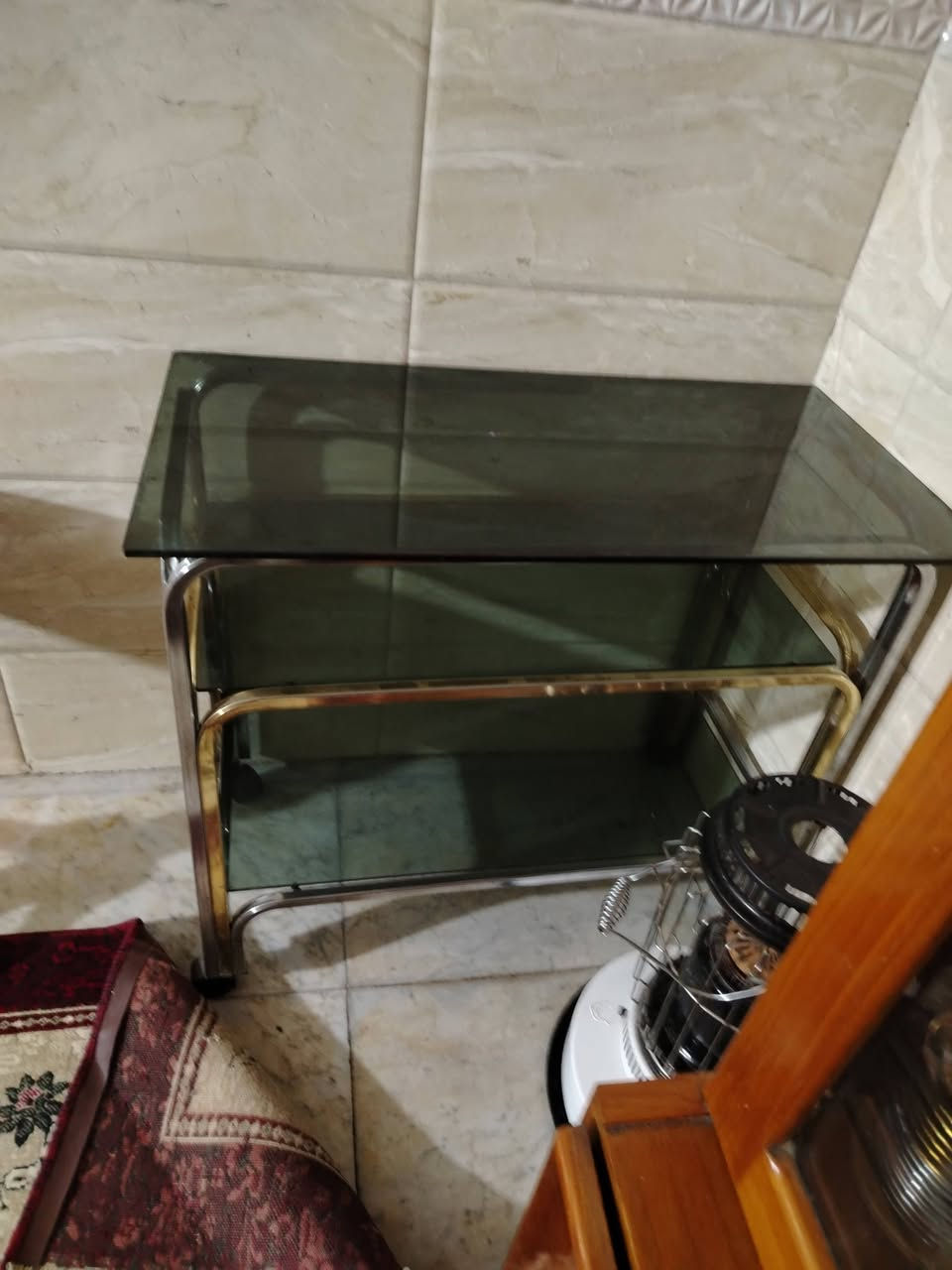 مجموعه أغراض للبيع تخم وبراد وطبلات ومرايا كنفيره وميز طعام الراغبين الاتصال ***********
