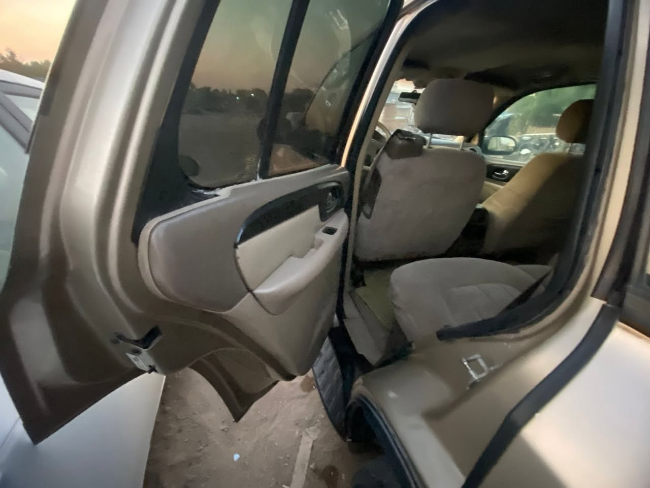 السلام عليكم ام فوي 2005 سياره جاهزه من كل النواحي تبريد شغال مكان بغداد سعر 55 ورقه *********** 
***********
