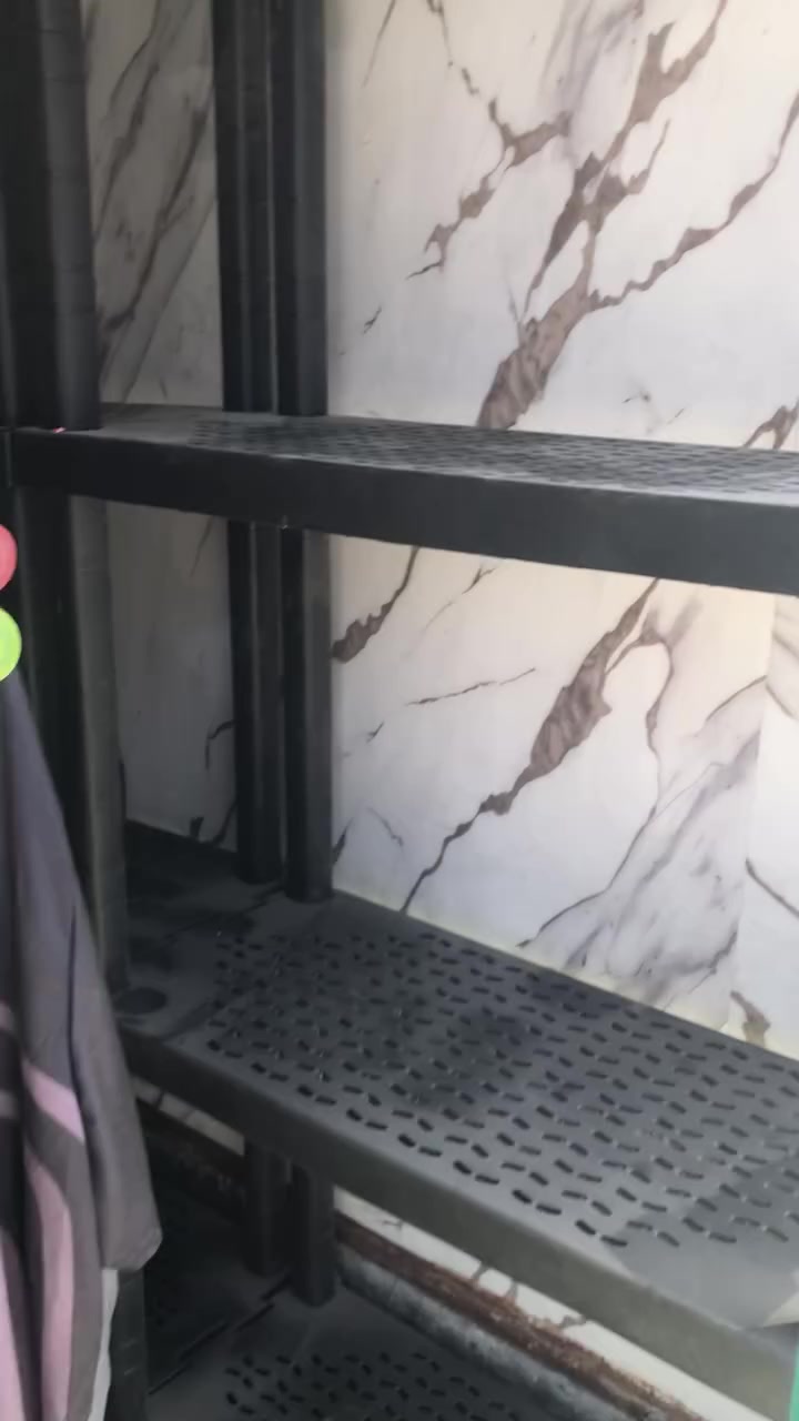 ‎رفوف بلاستك قوي يتحمل ثقل جدد نضيفات محل فتح شهرين وعزل
طول 185 وعندي تكمله كل رف تكدر تسوي مترين و40
العمق40 
العرض 90
السعر 300 عنواني بغداد


**إذا كنت صاحب هذا الإعلان وتريد حذفه لأي سبب، رجاءا أرسل رسالة إلى الدعم الفني**