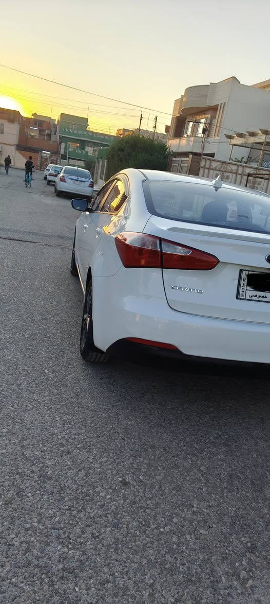 السلام عليكم
للبيع كيا سيراتو 2016، استعمال شخصي ونظيفة جداً، مكيف ثلج ❄️، المحرك والكير بحالة ممتازة، لايتات زينون أصلية، كاميرا دوّارة، شاشة آيباد.
السيارة ما تحتاج أي مصرف شرط التحويل والضرر موضح بل سونار المرفق بالصور ، السعر 126 وبيها مجال بسيط
العنوان موصل الجانب الايسر حي البكر 
***********
***********
